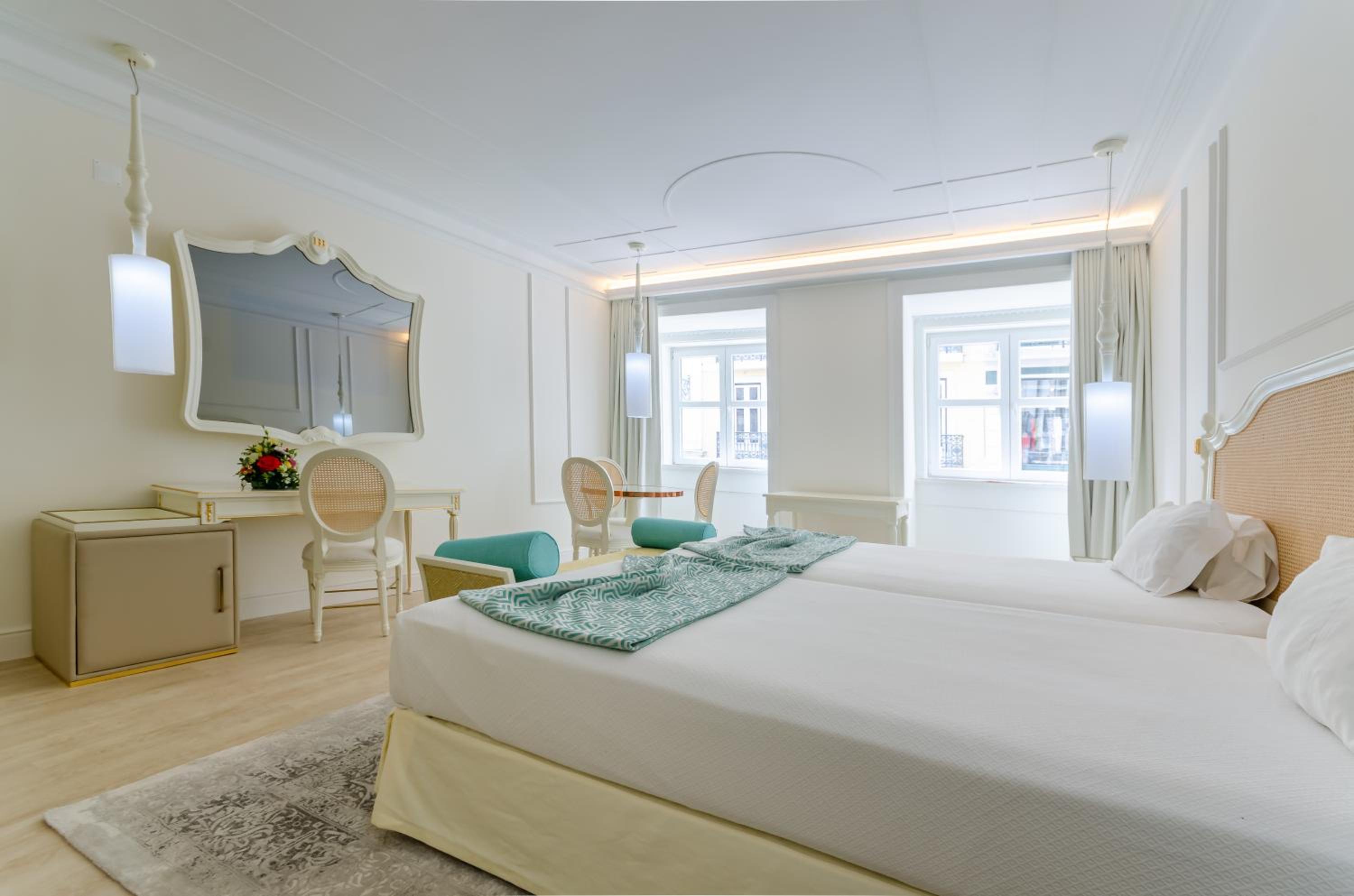 Suite - Photo 5