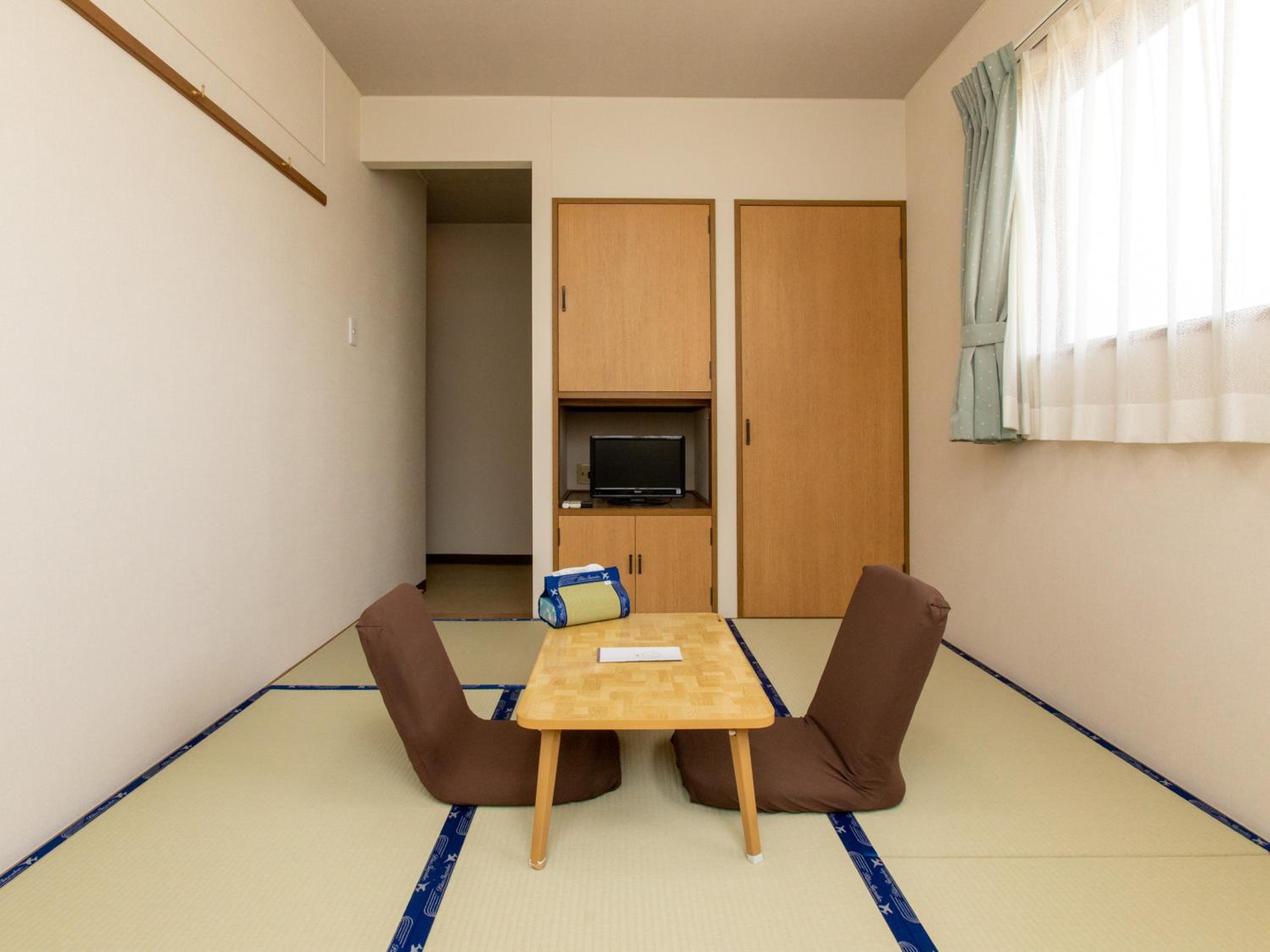 Japanese-Style Twin Room with Shower - Non-Smoking photo 3