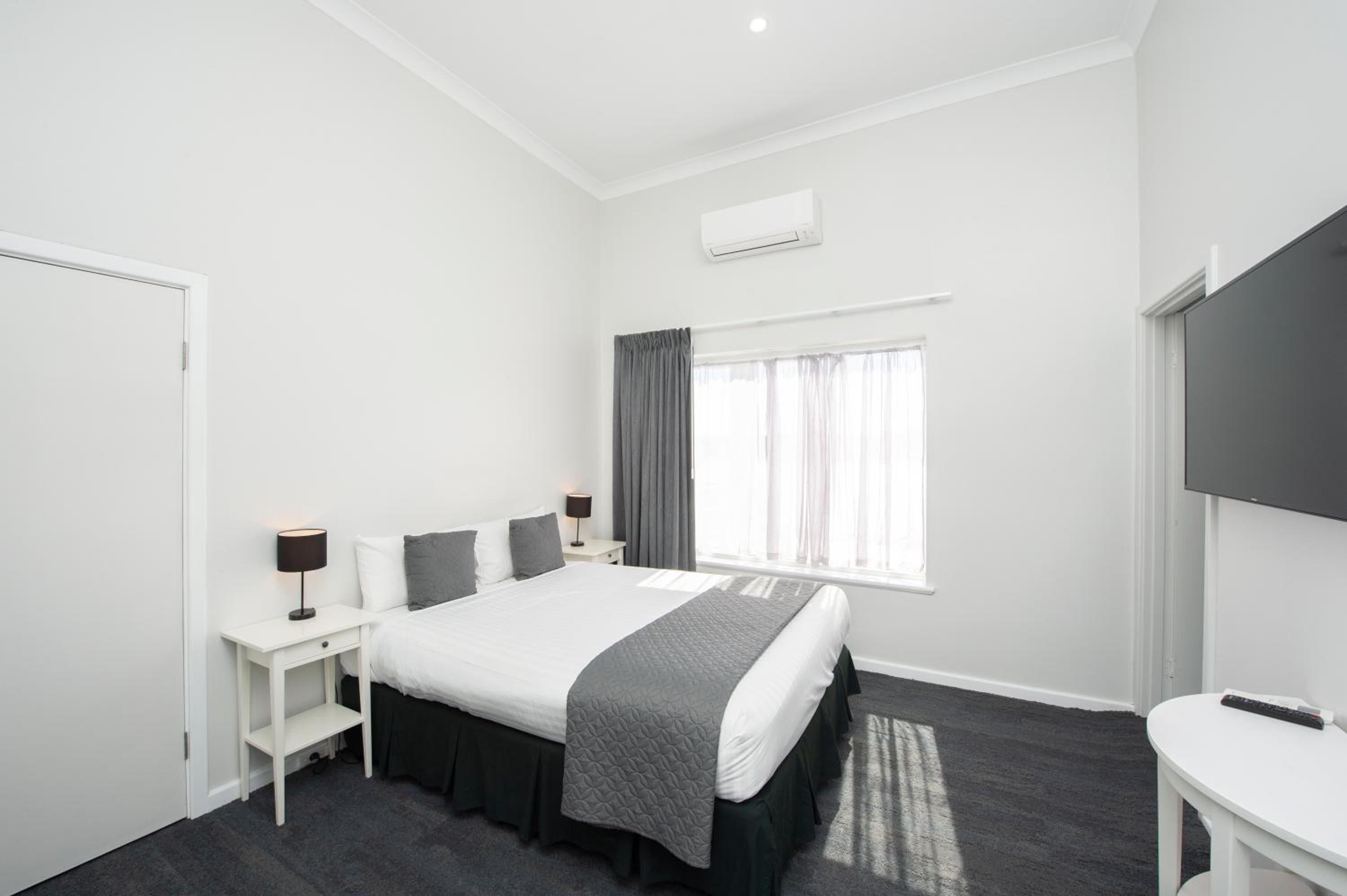 Queen Room - Photo 1