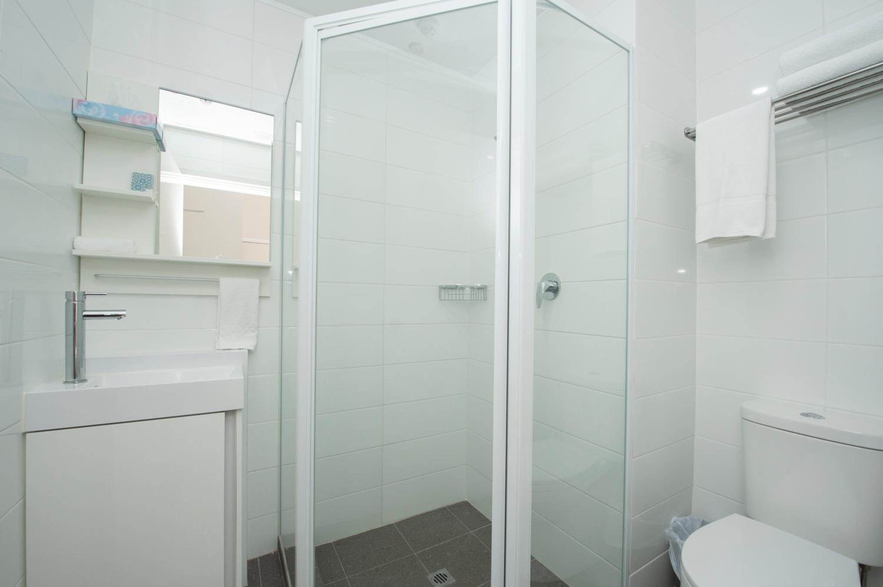Twin Room - Photo 3