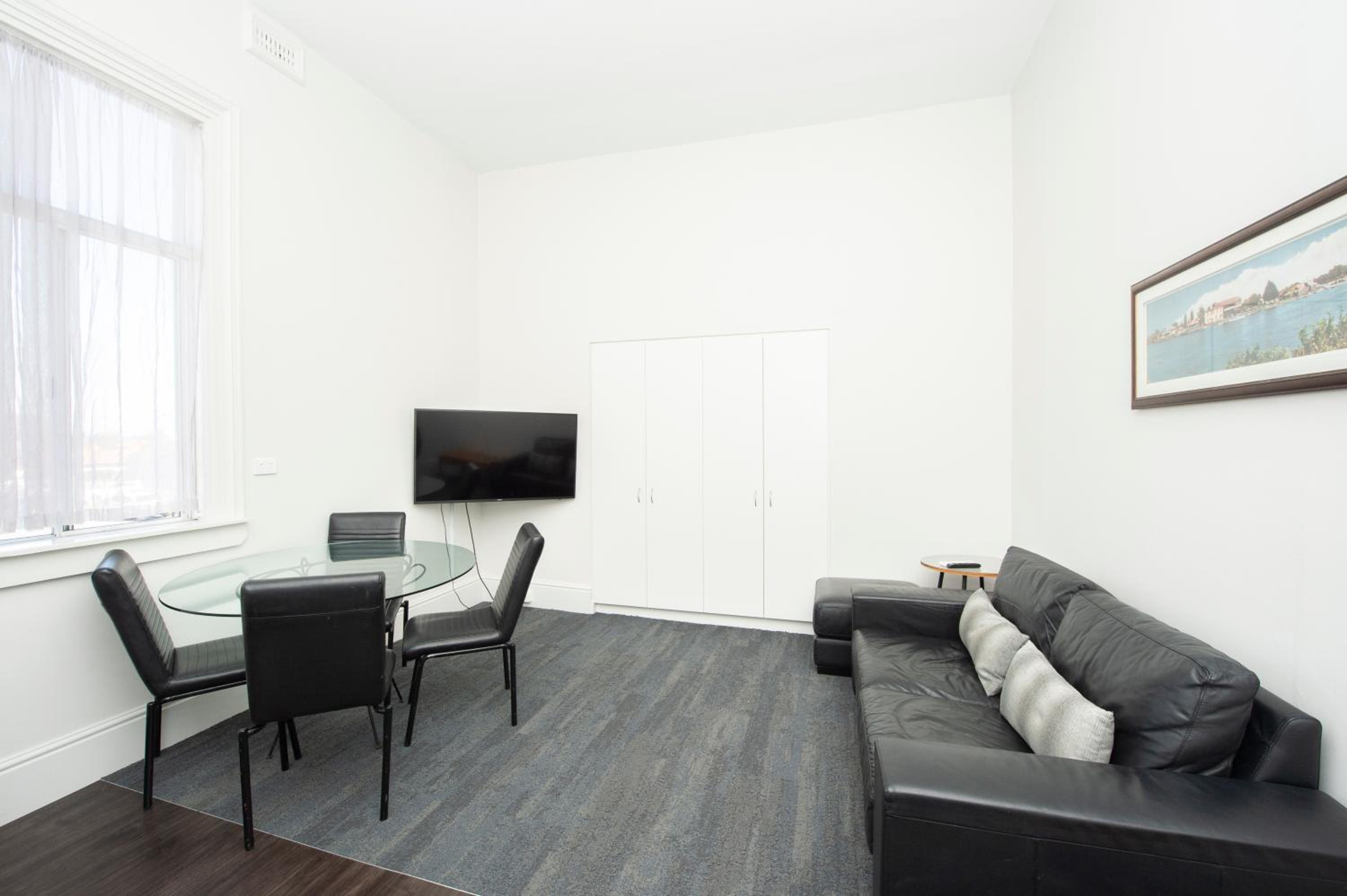 Two-Bedroom Apartment - Photo 6