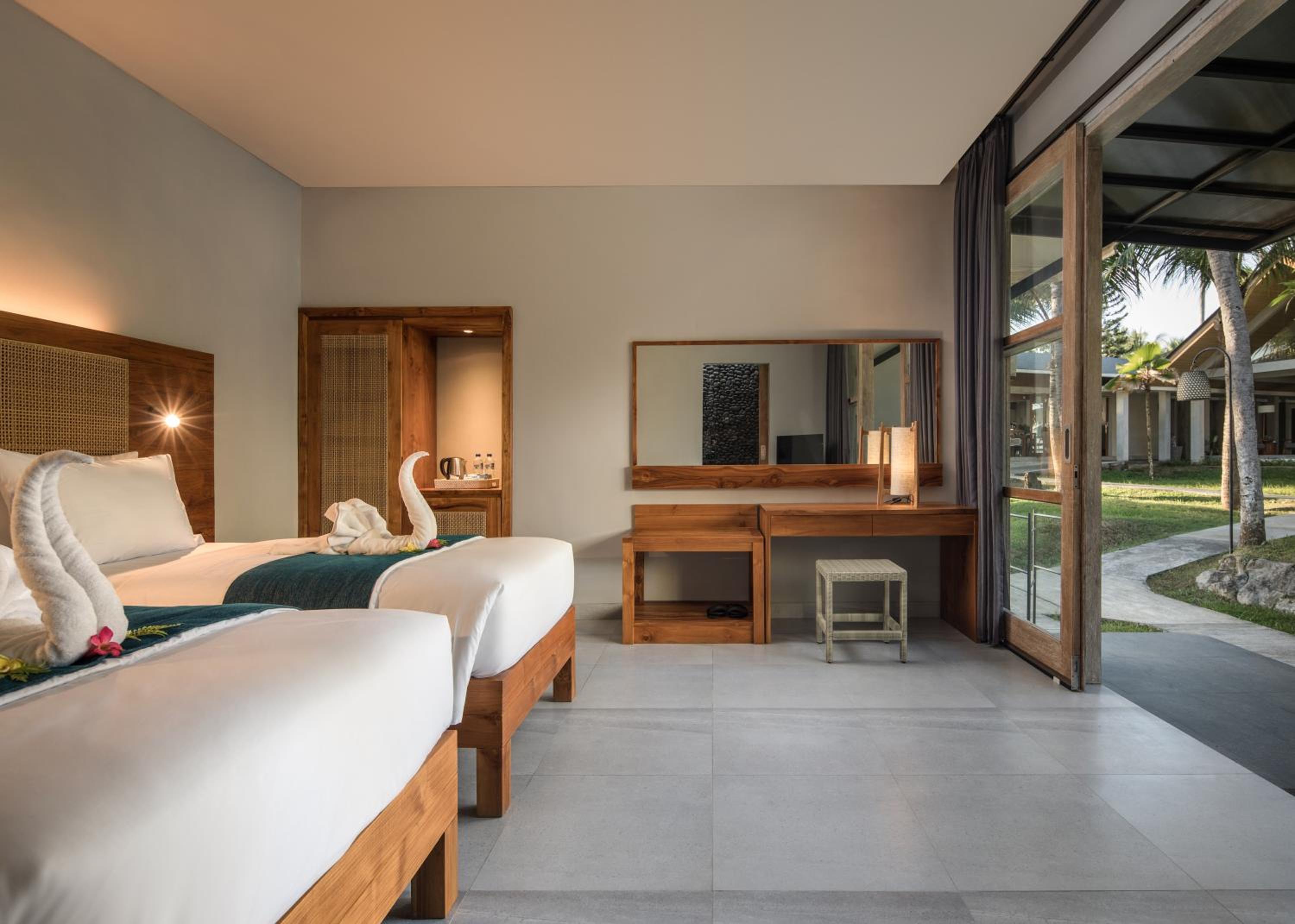 Deluxe Twin Room with Pool View photo 1