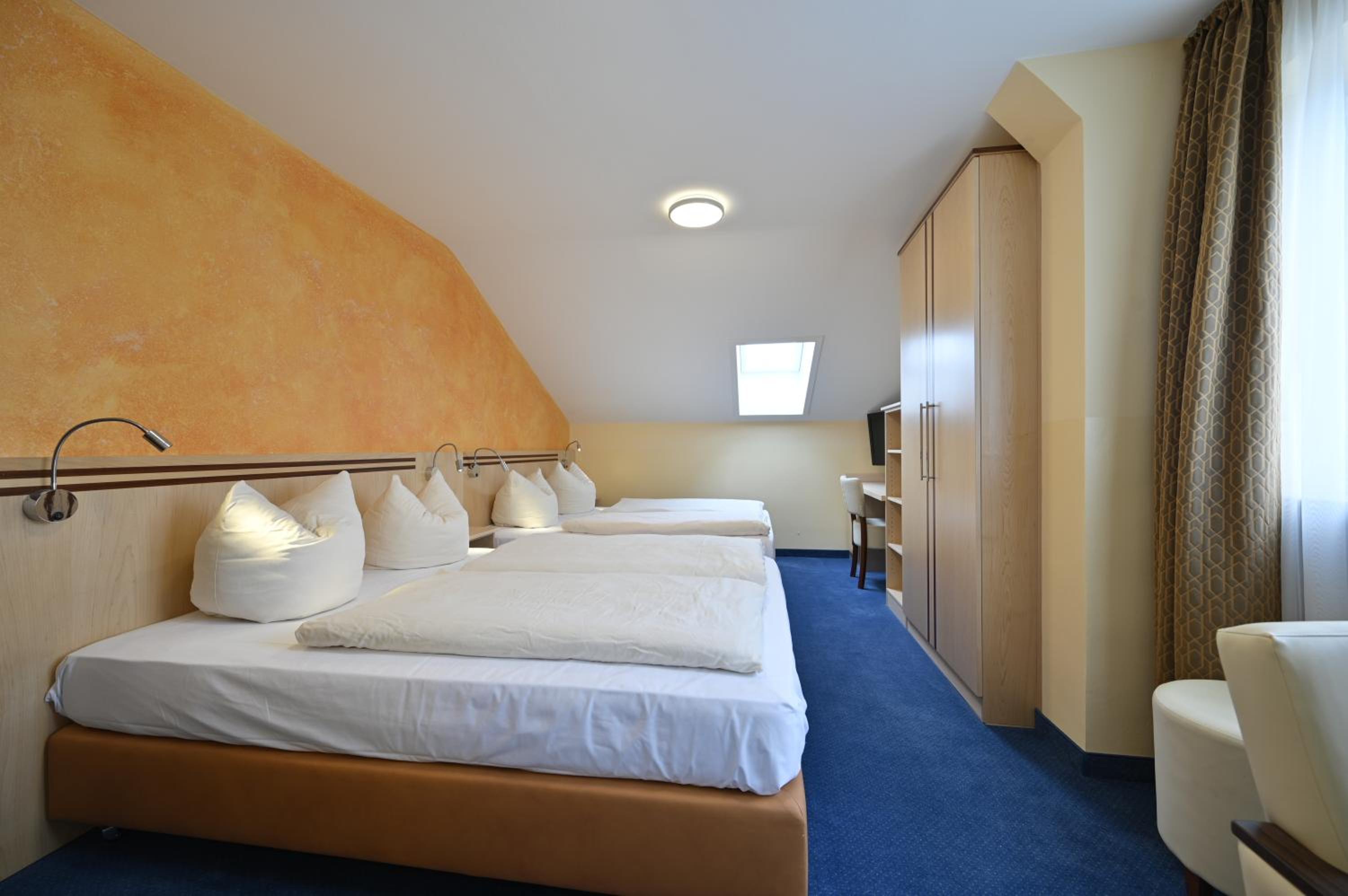 Classic Quadruple Room