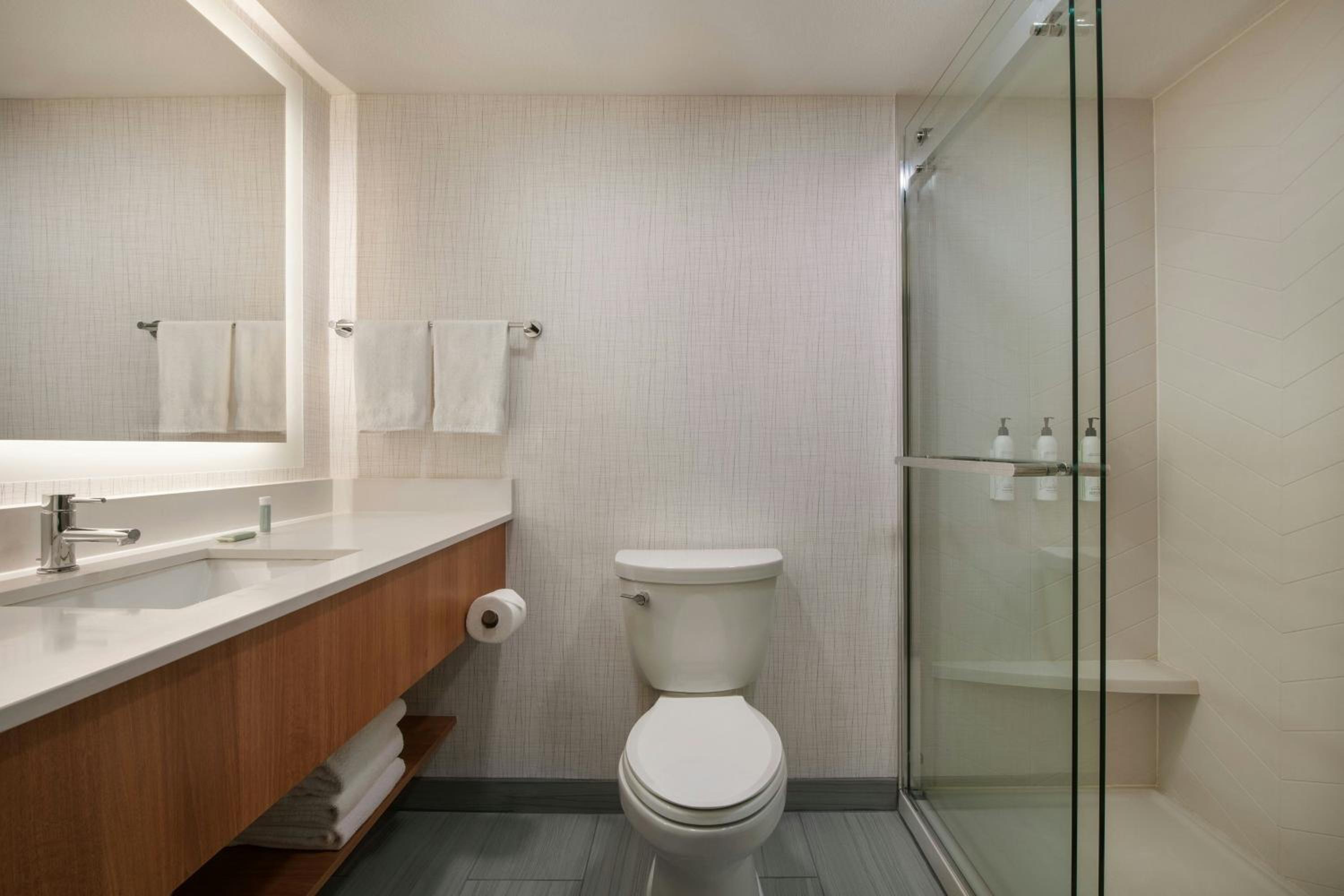Fairfield Inn & Suites Oakland Hayward, Photo 5