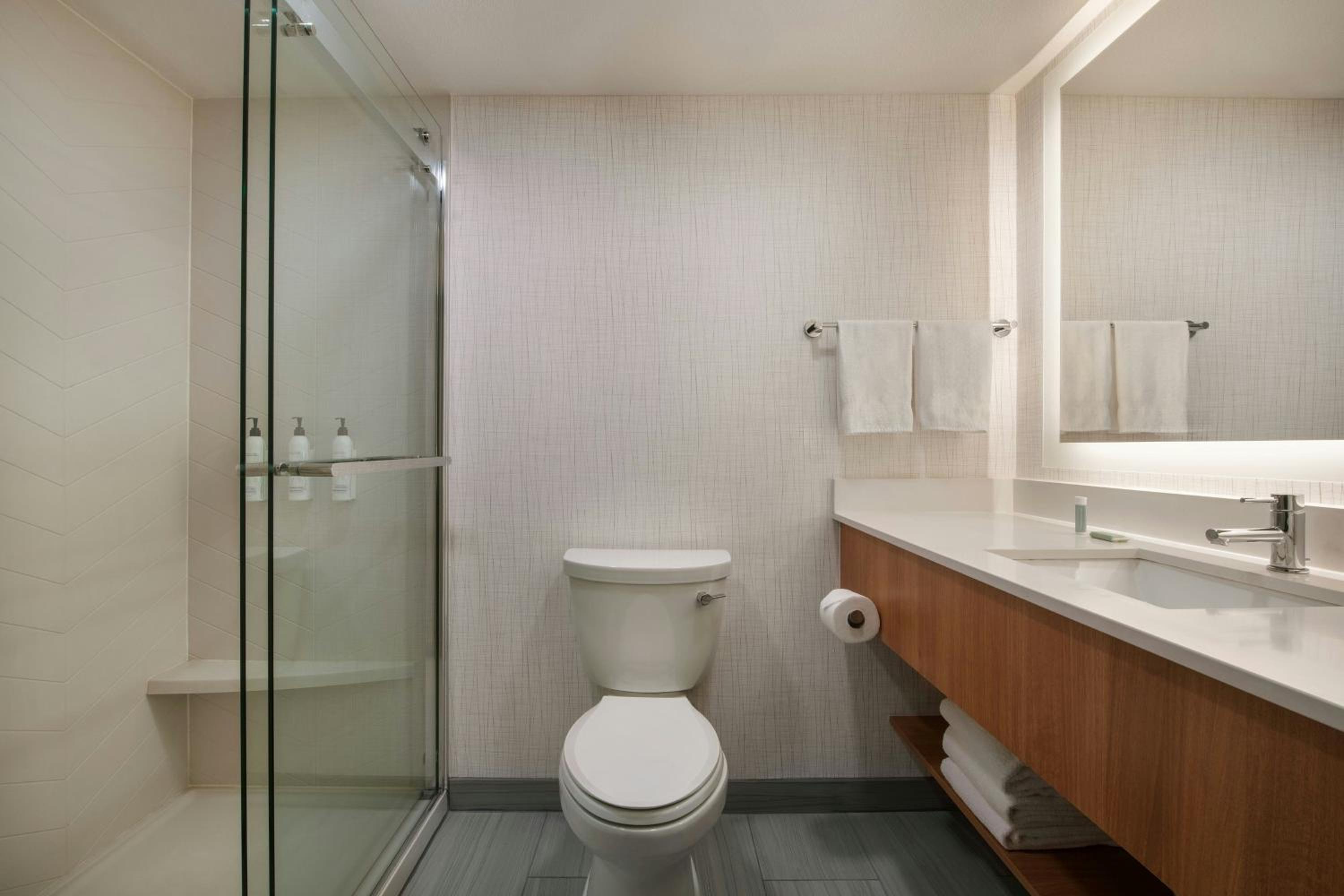Fairfield Inn & Suites Oakland Hayward, Photo 7