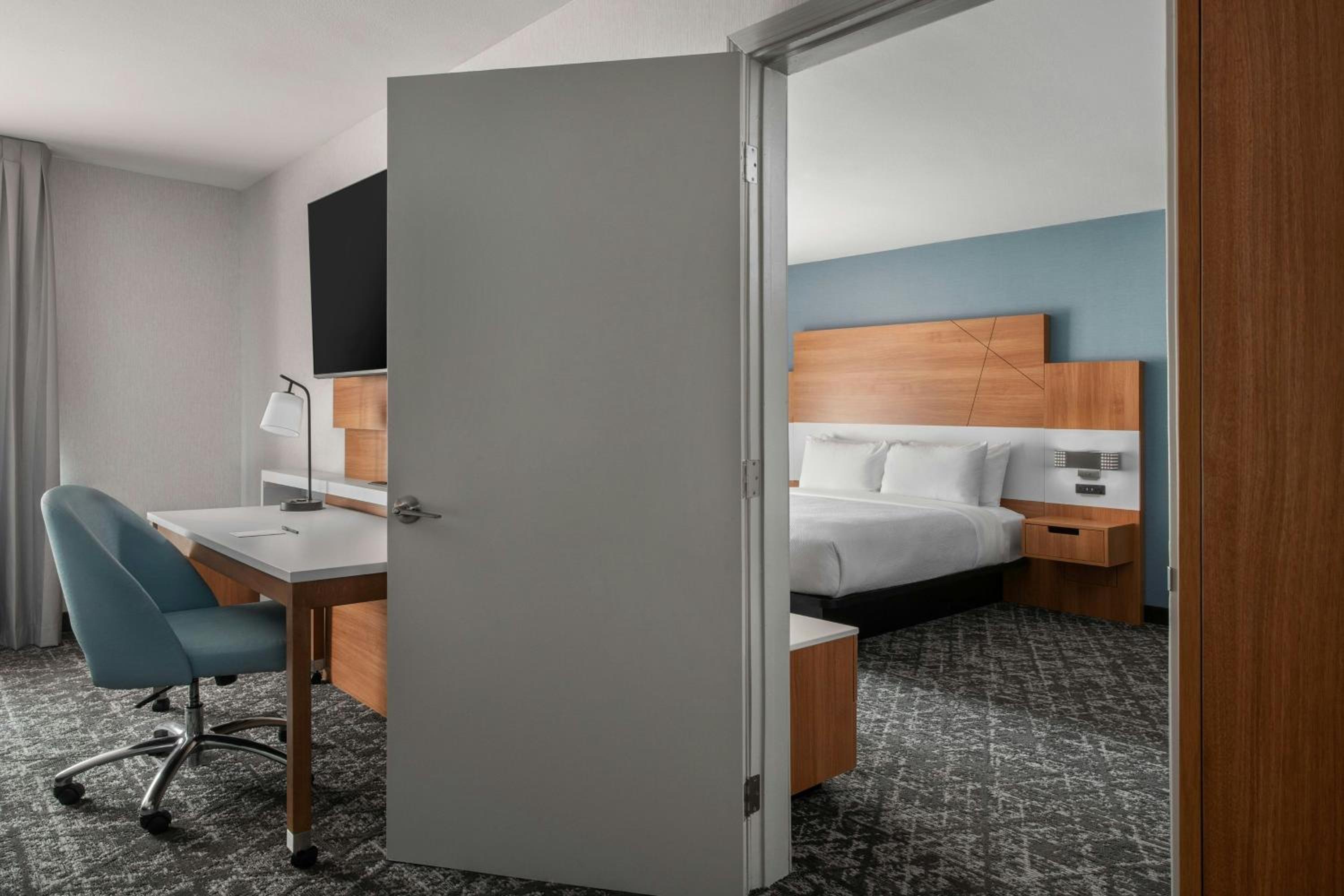 Studio with Two King Beds and Roll-In Shower - Mobility Access/Hearing Accessible
