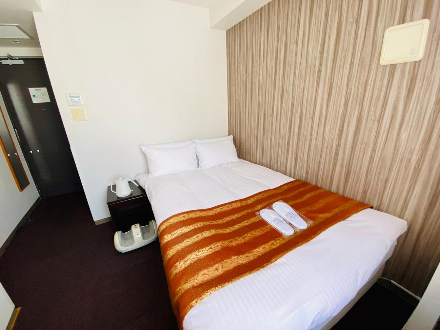 Superior Double Room with Small Double Bed - Non-Smoking - No Daily Cleaning photo 2