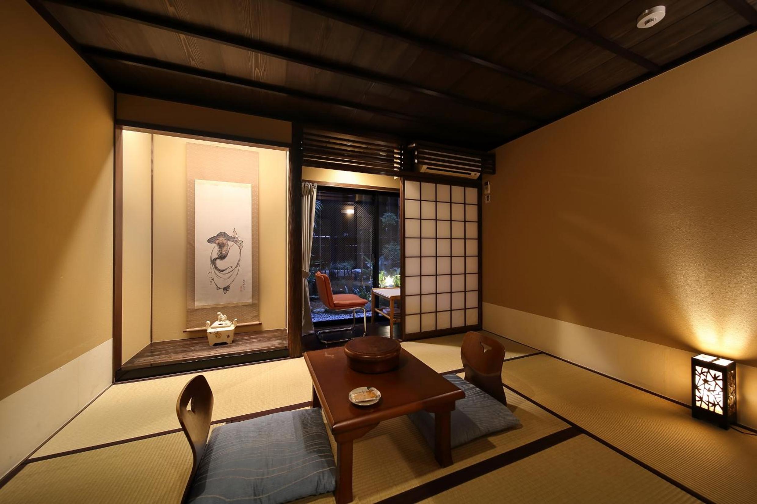 Japanese-Style Superior Twin Room with Garden View thumbnail 6