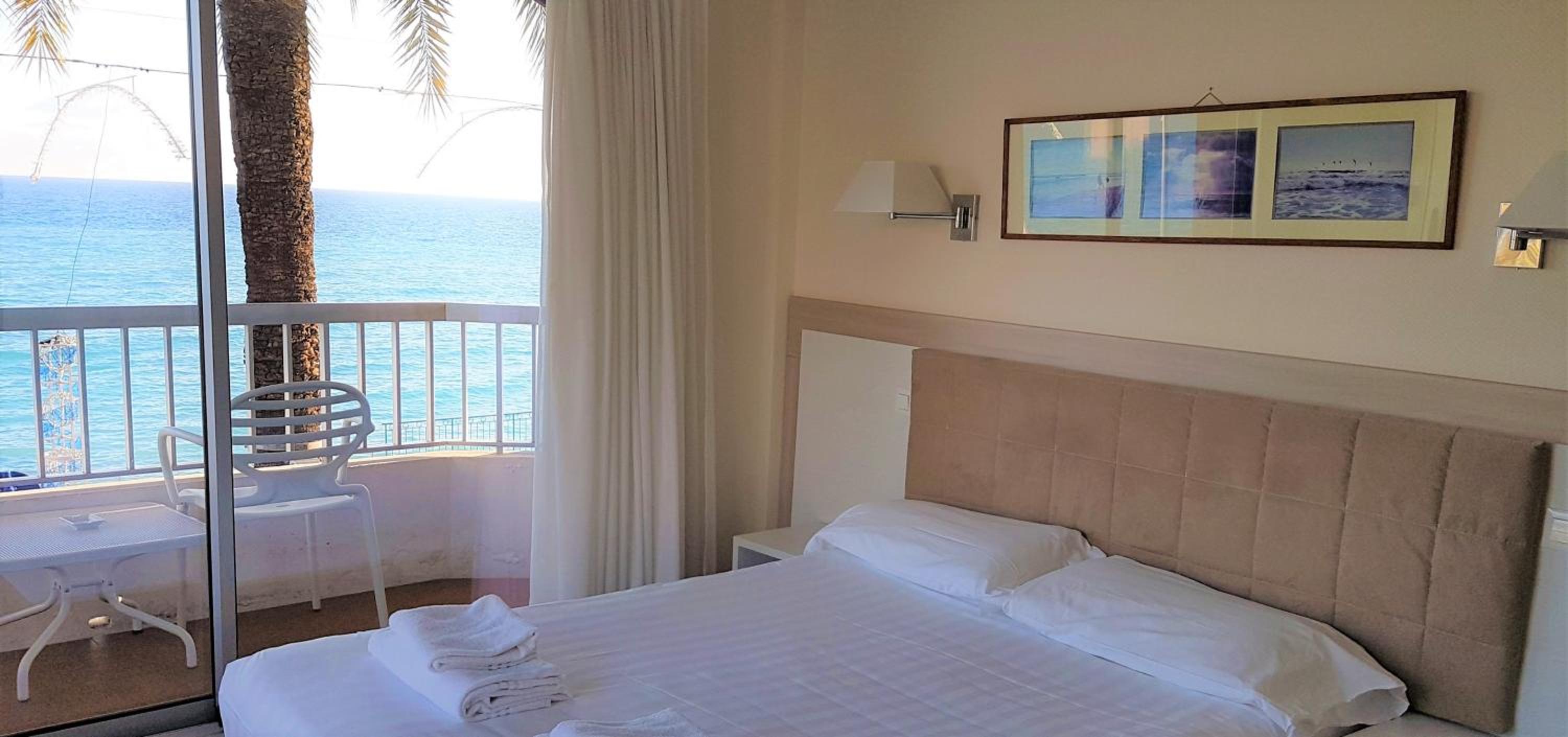Standard Triple Room with Sea View photo 1