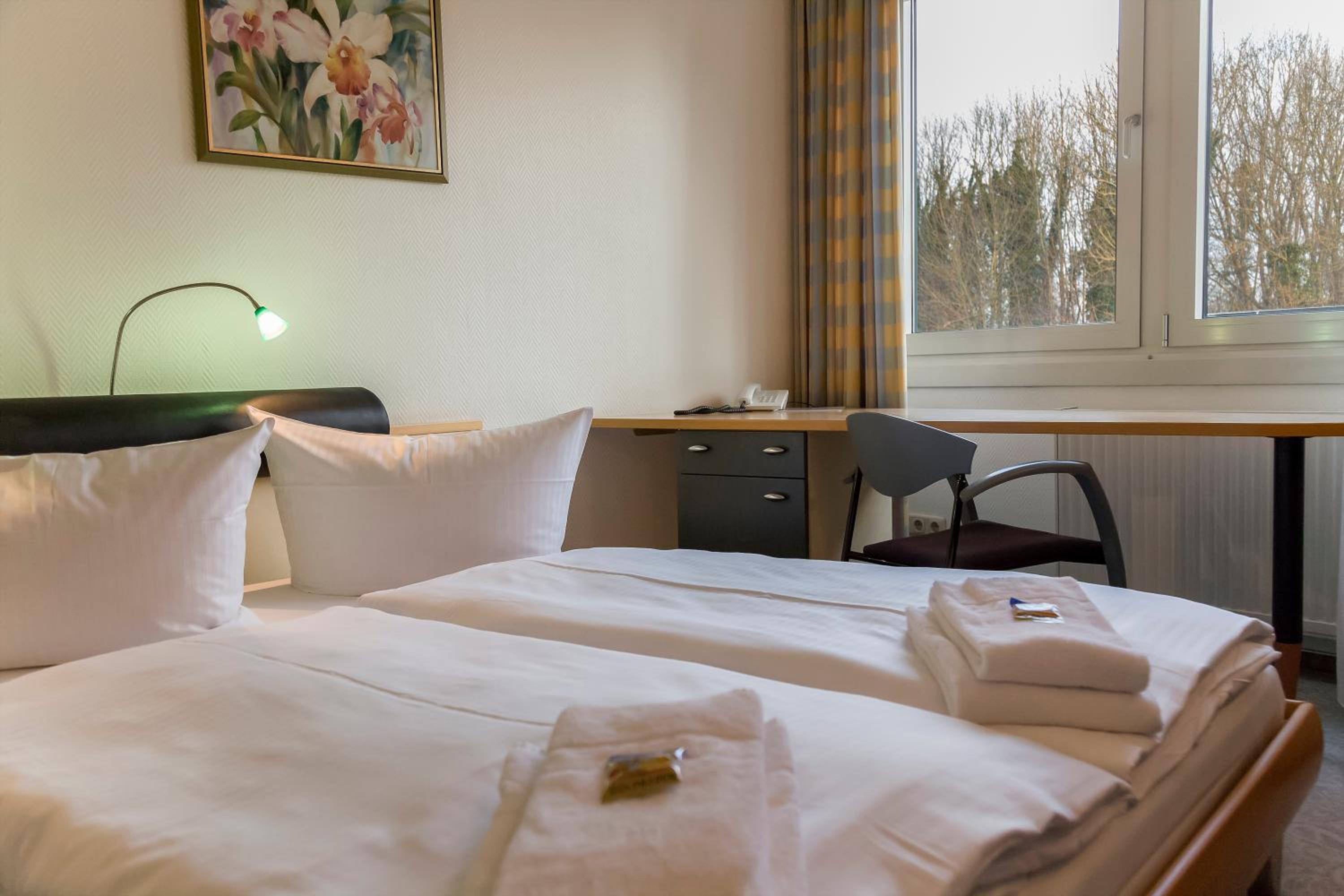 Double Room with Garden View - Photo 4