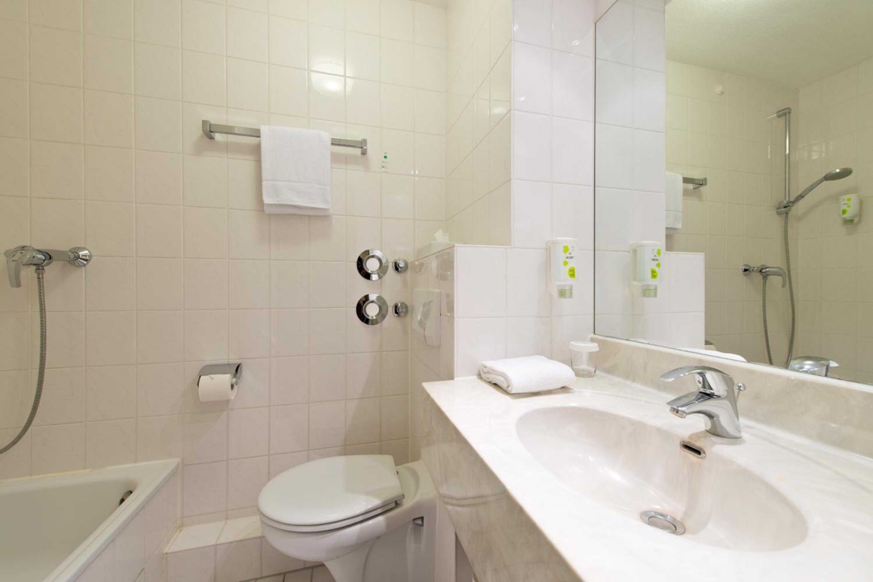 Business Double Room - Photo 4