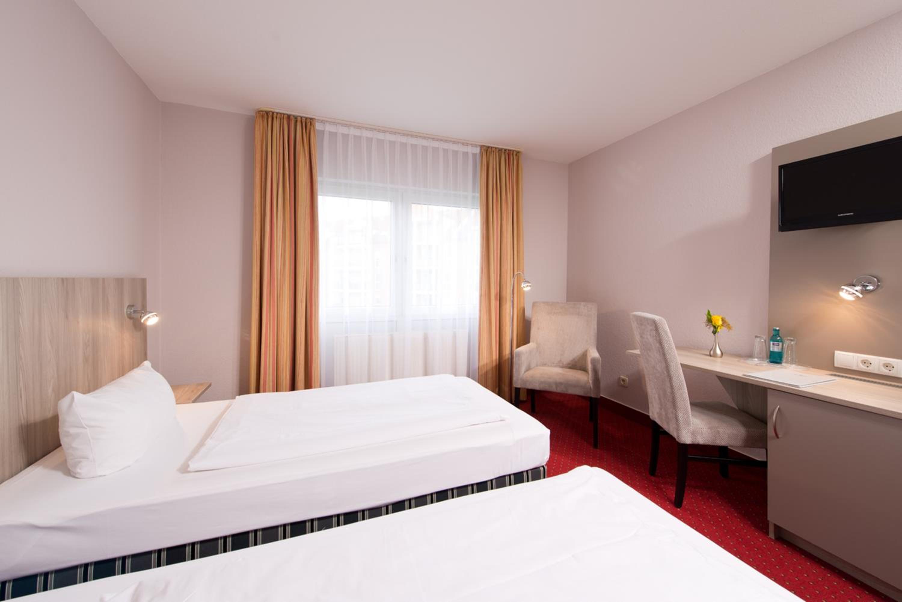 Business Double Room - Photo 2