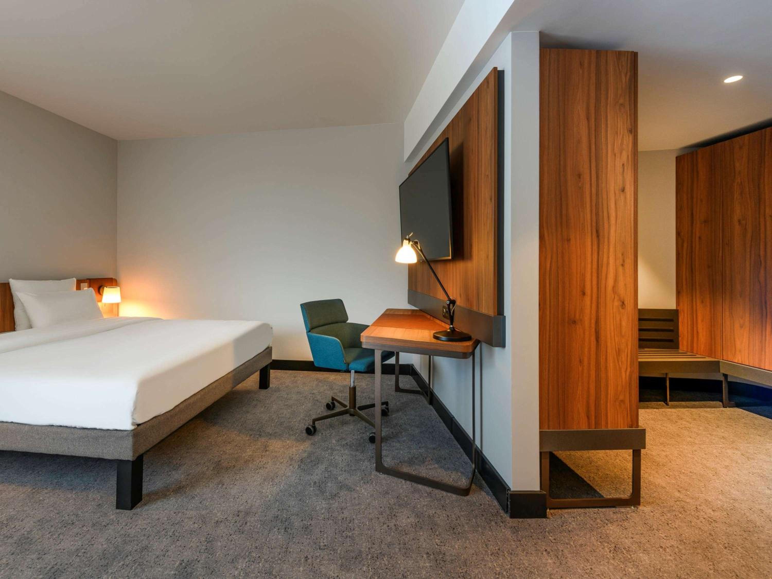 Executive Double Room with Sofa - Photo 11