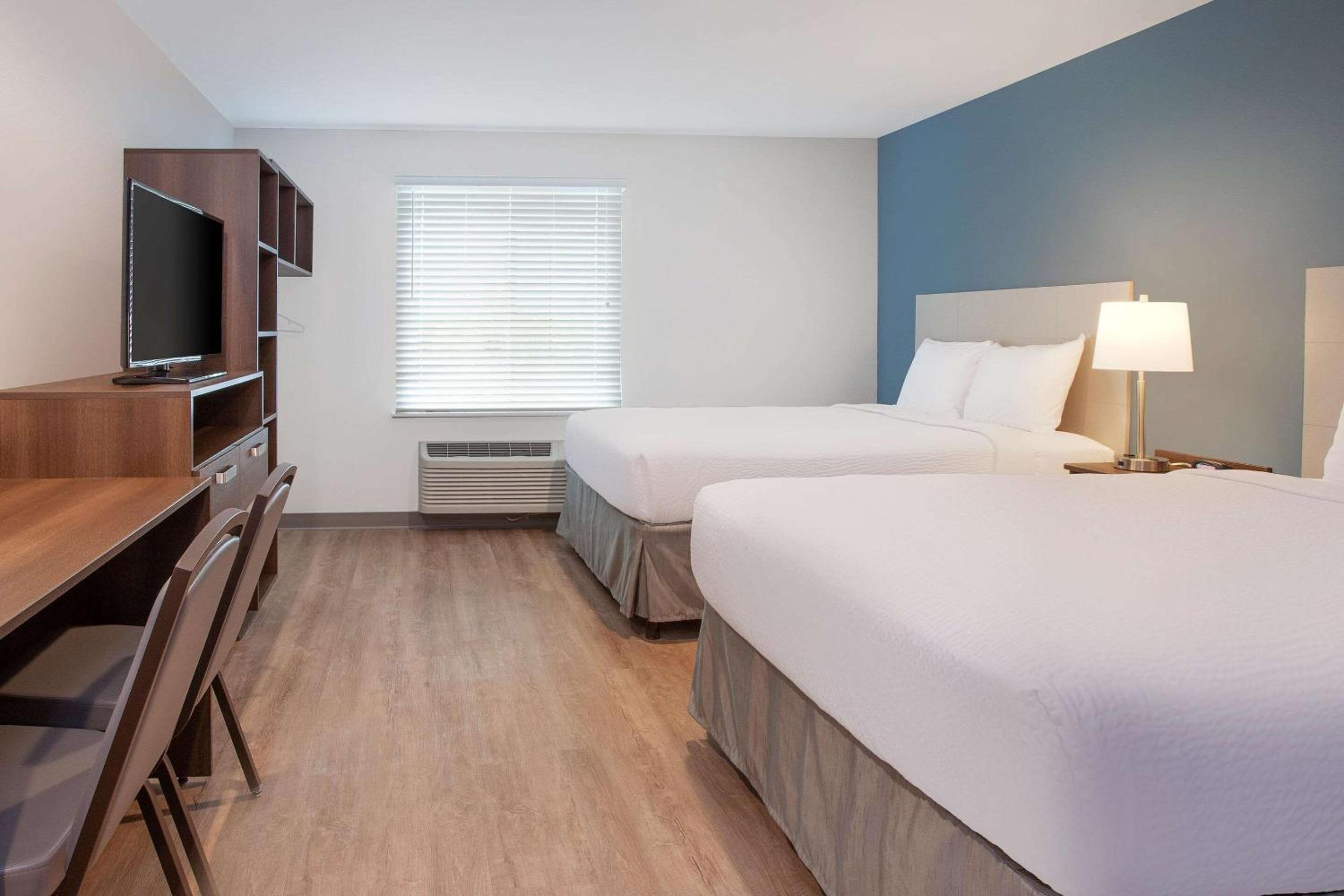 Queen Room with Two Queen Beds - Accessible/Non-Smoking  photo 2