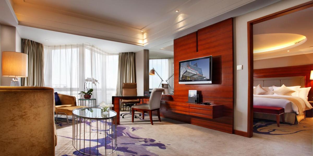 King One Bedroom with Lounge Access photo 1