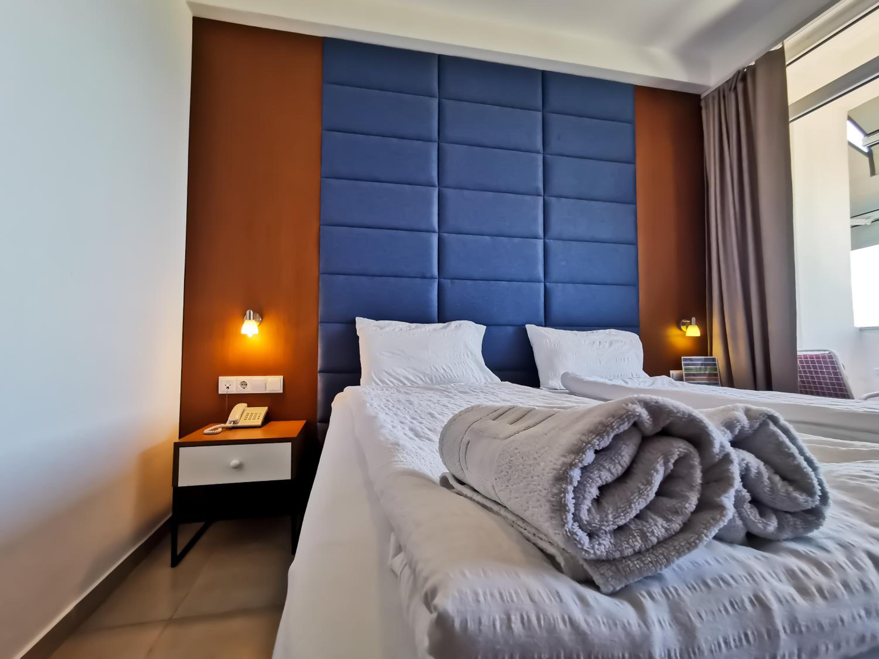 Double and Twin Room with Forest View - Photo 7