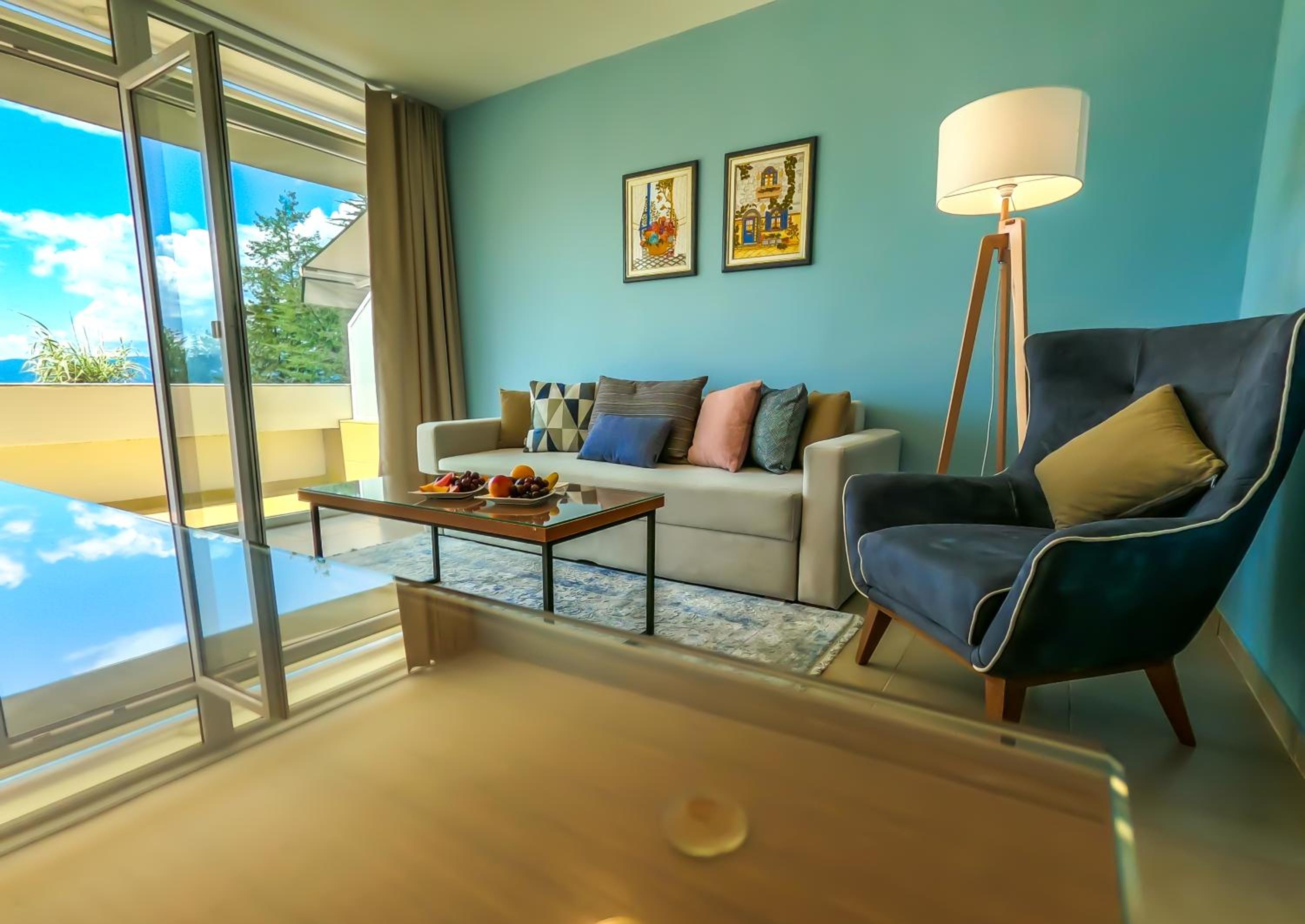 Suite with Balcony and Lake View - Free SPA access photo 3