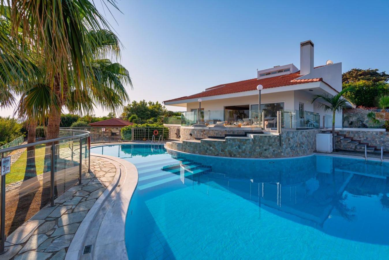 Deluxe Villa photo 2