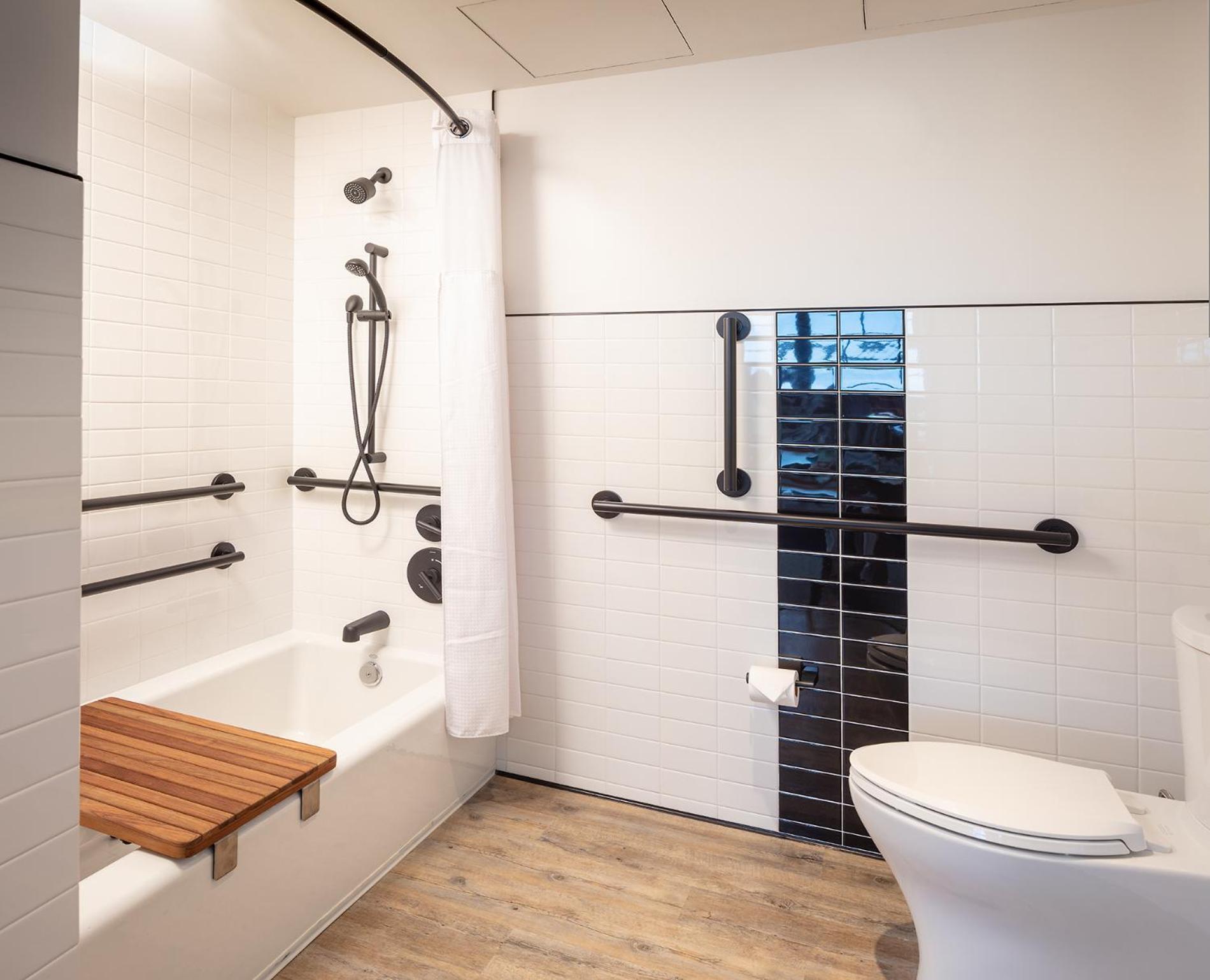 King Room - Disability Access photo 3
