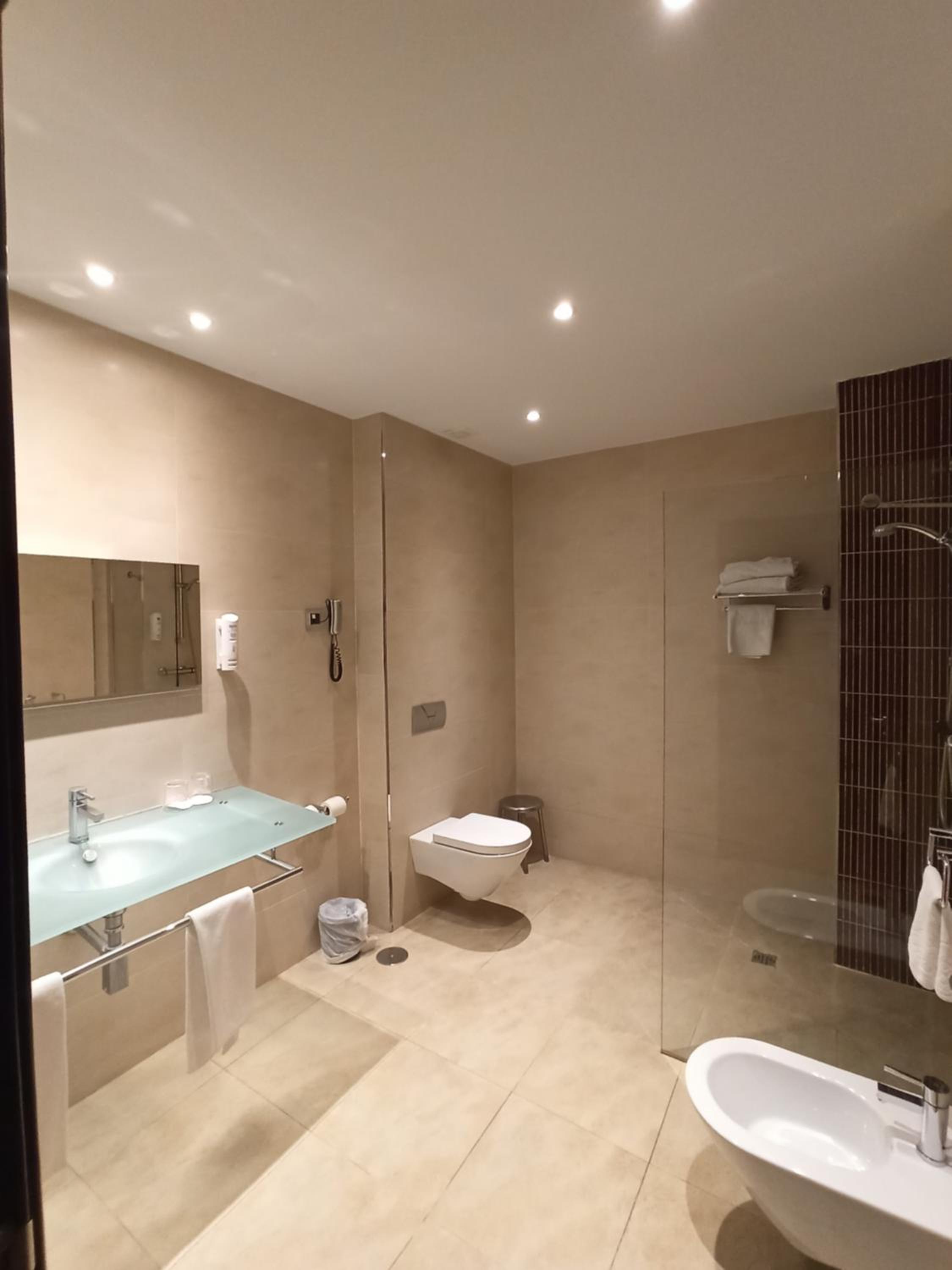 Superior Double Room - Photo 12