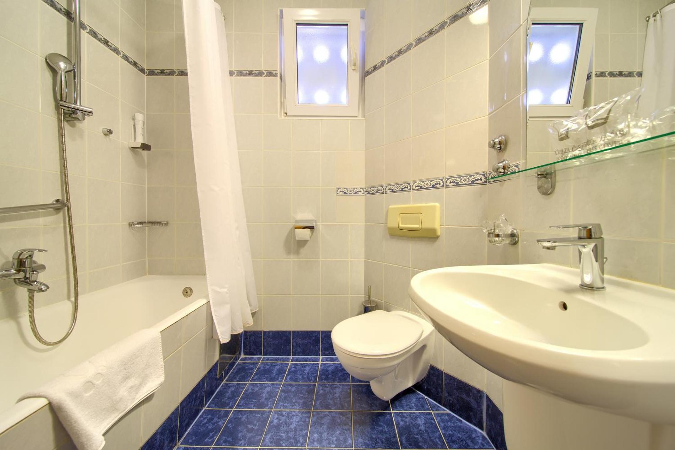Double Room with Balcony and Sea View photo 3