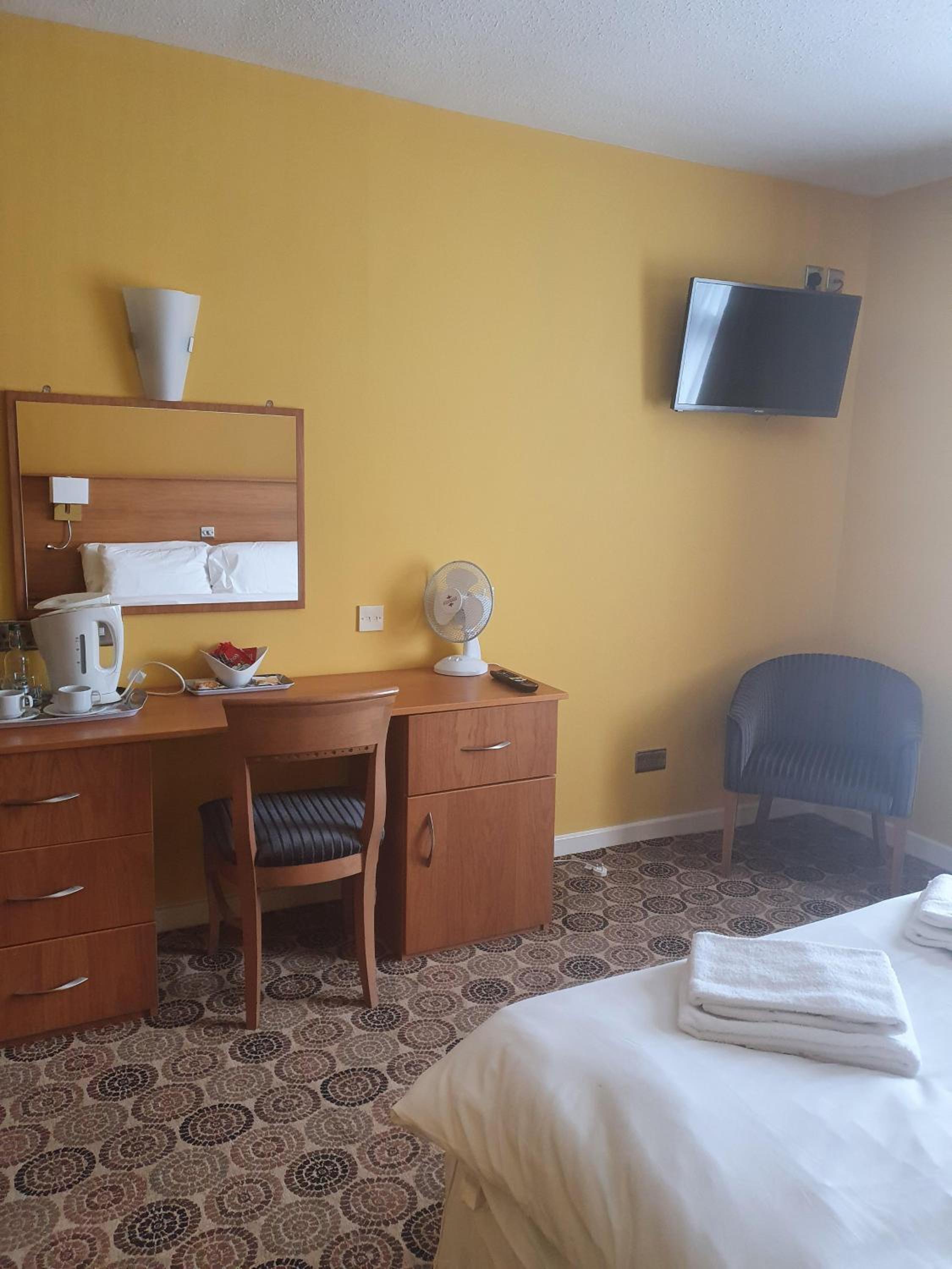 Double Room with Private Bathroom - Photo 4