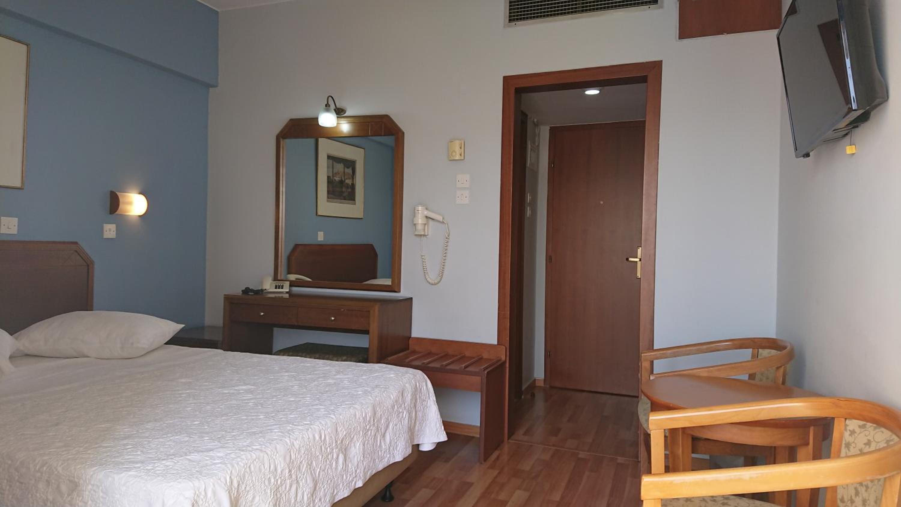 Single Room photo 3