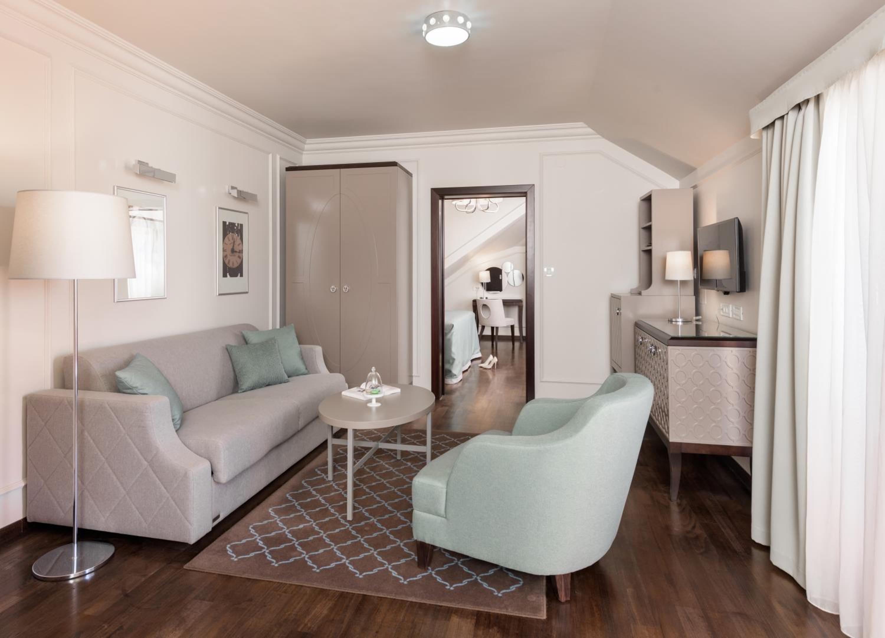 Luxury Suite with Balcony photo 1
