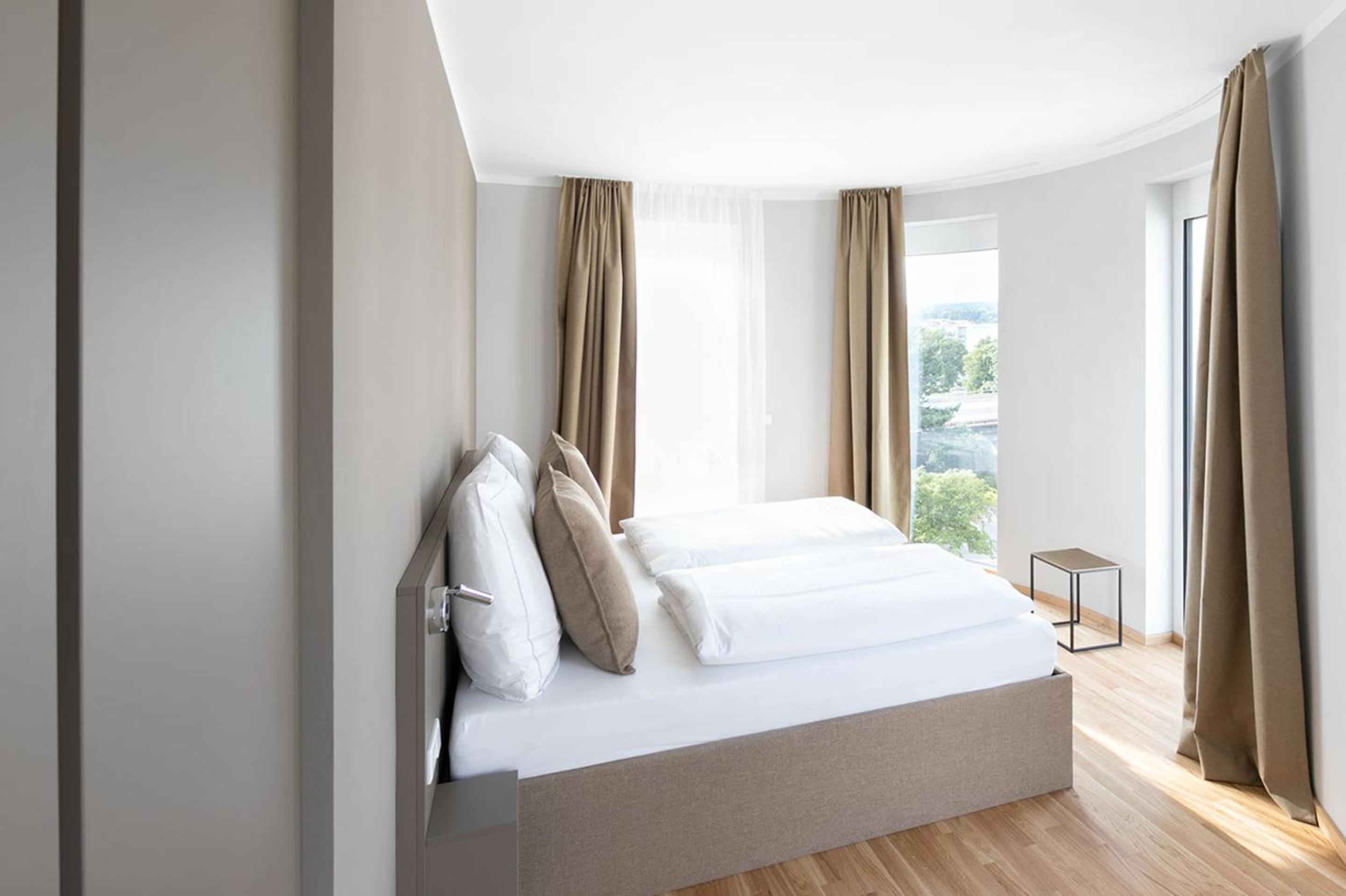 Apartment XXL - King bed and separate bedroom