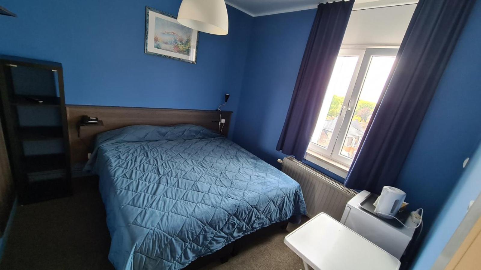 Double Room - Photo 17
