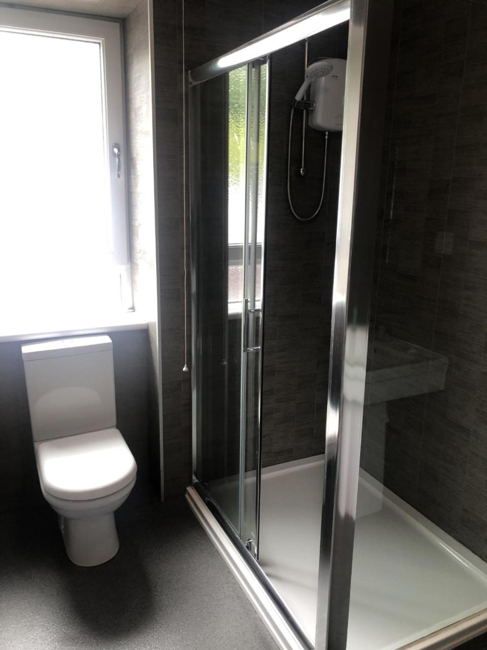 Single Room with Shared Bathroom photo 3
