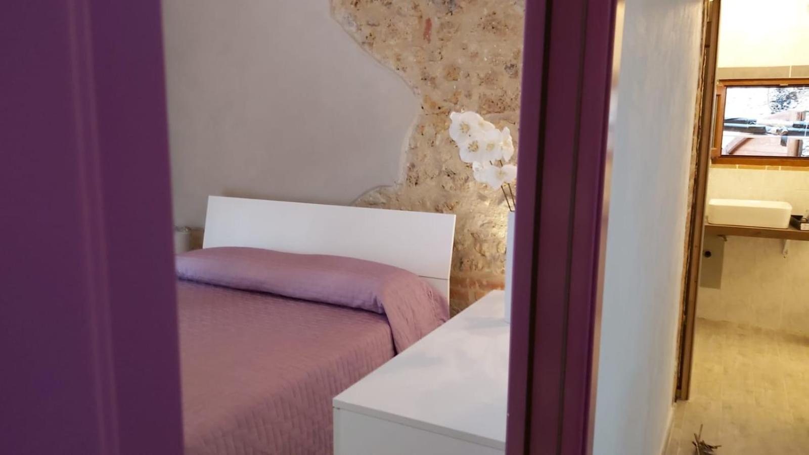 One-Bedroom Apartment - Photo 14