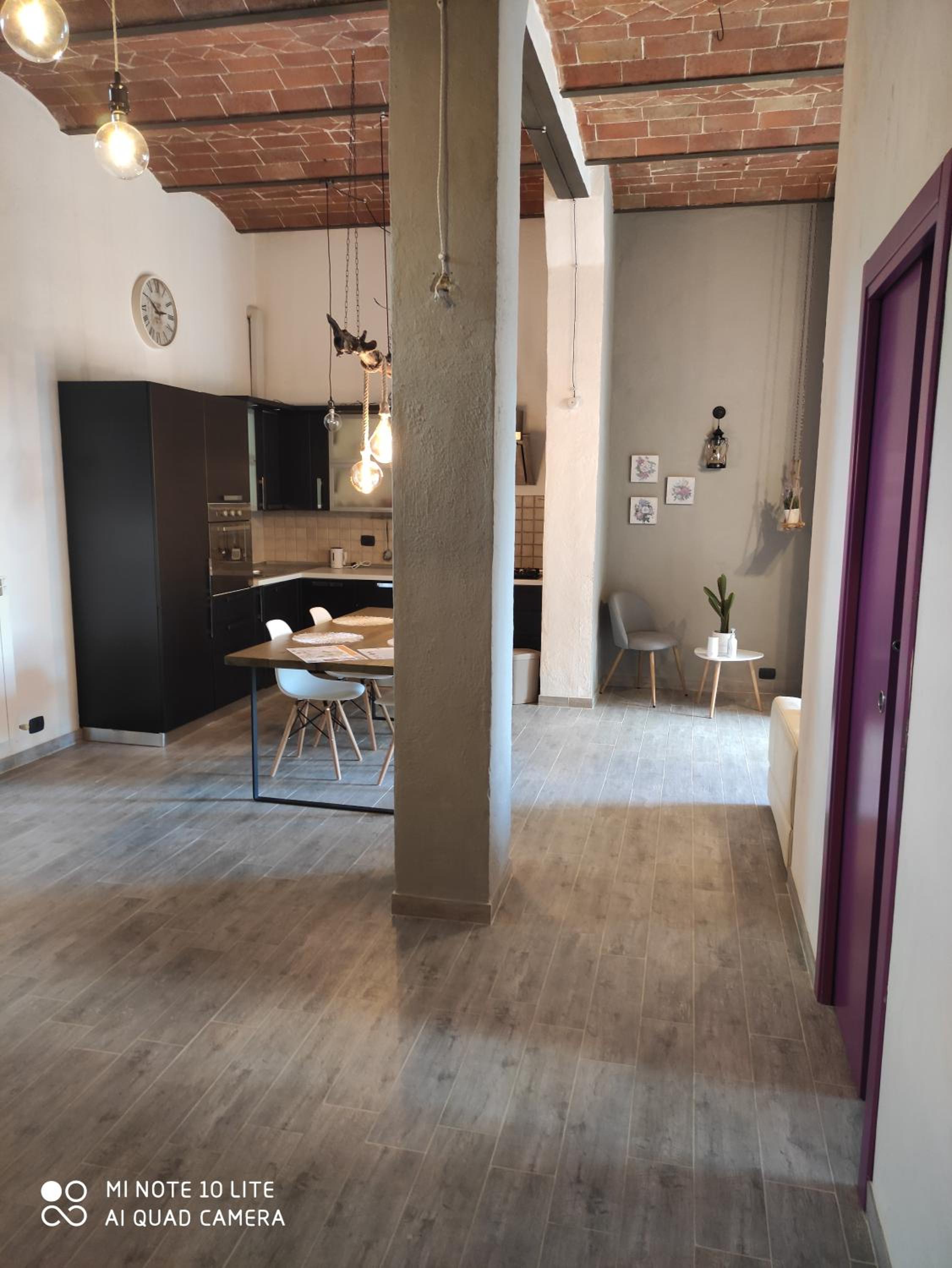 One-Bedroom Apartment - Photo 1