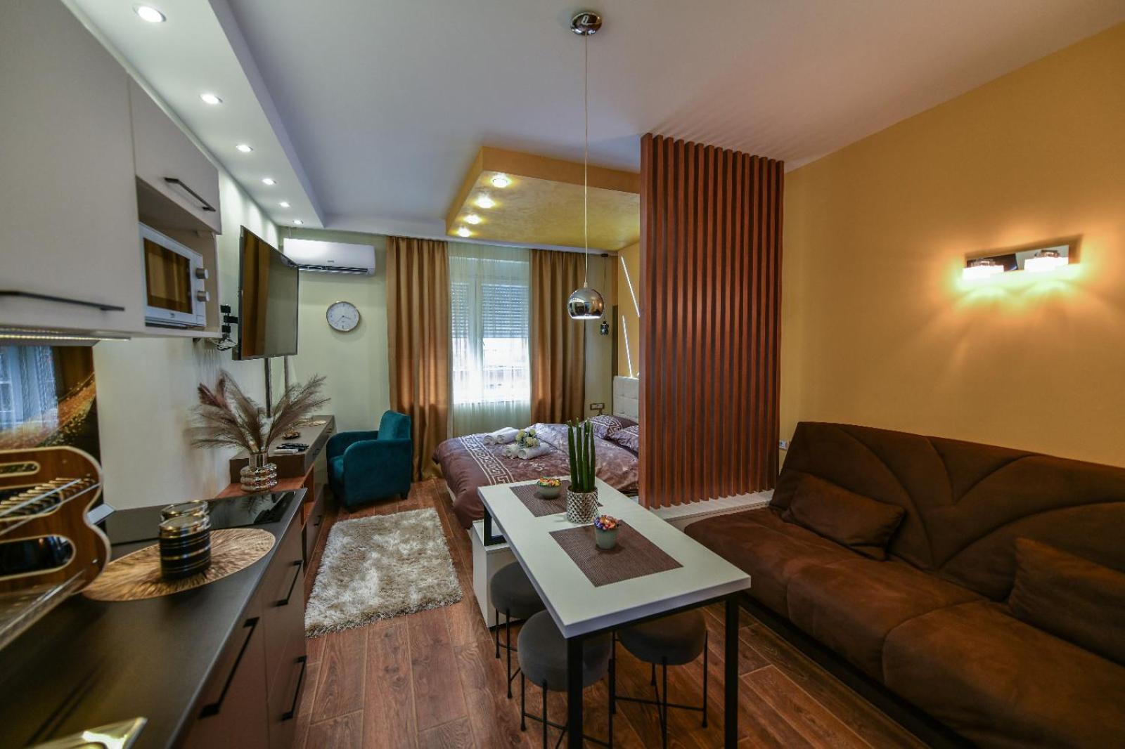 One-Bedroom Apartment photo 1