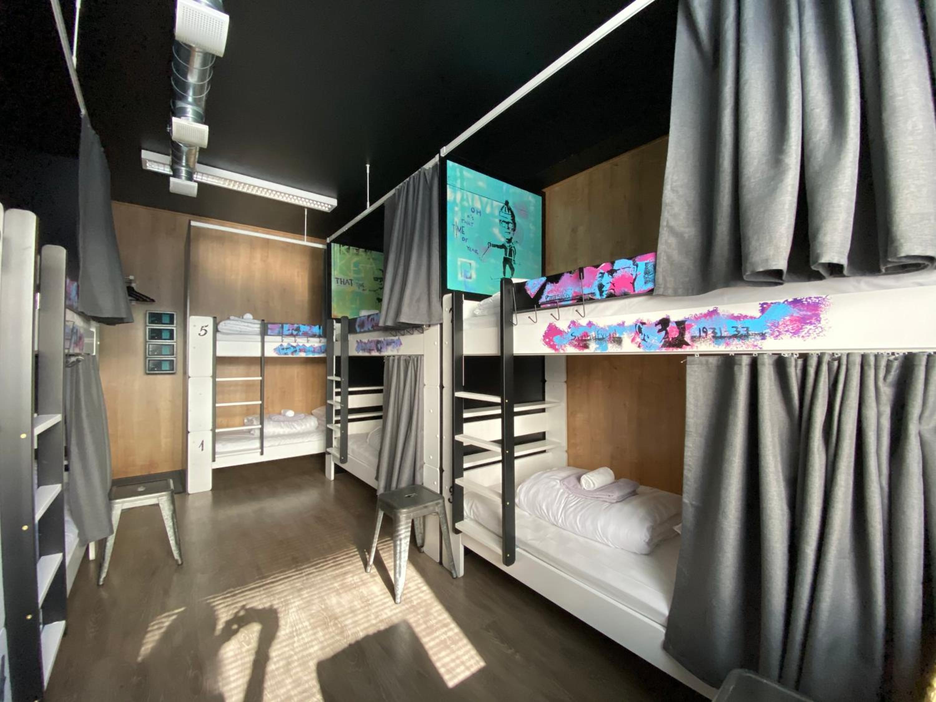 Bed in 6-Bed Dormitory Room photo 2