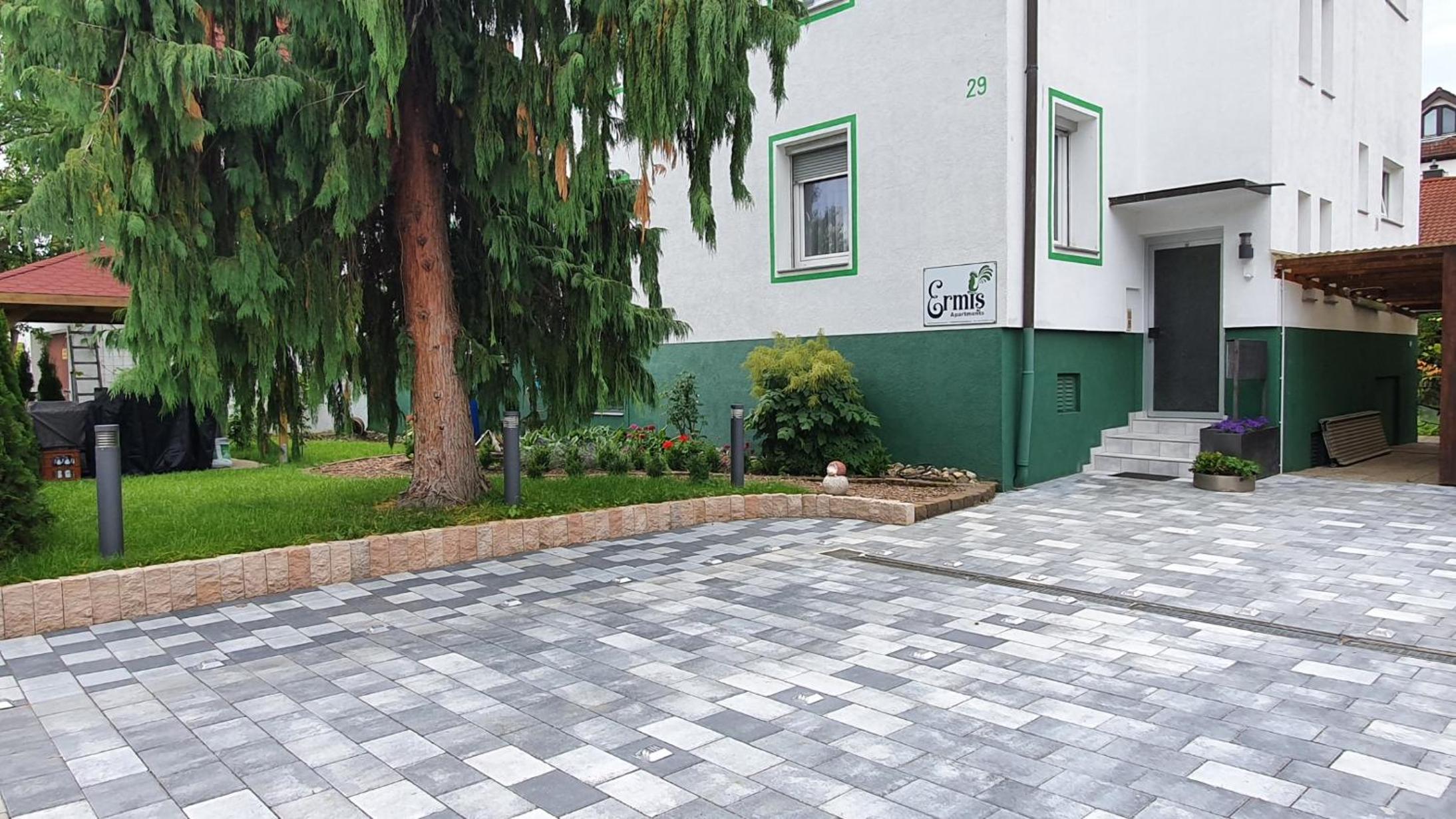 Apartment with Terrace - Photo 38