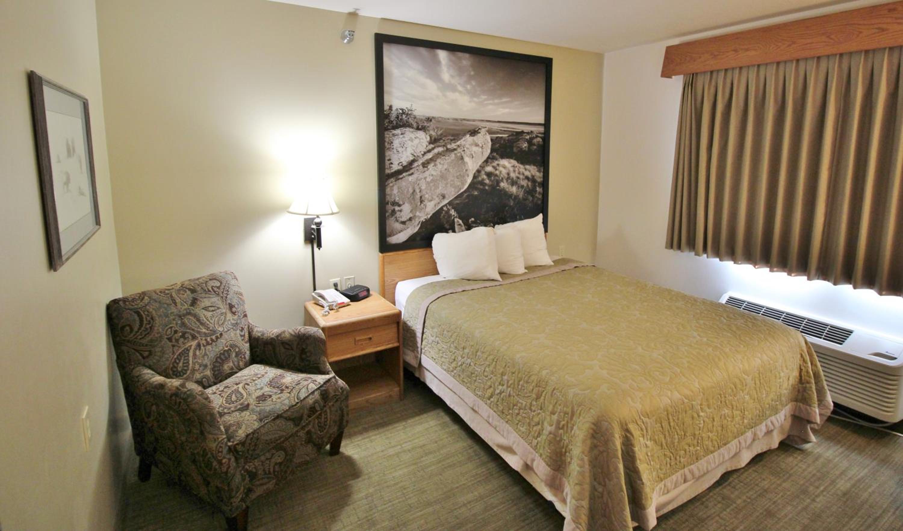 Queen Room - Disability Access - Photo 1