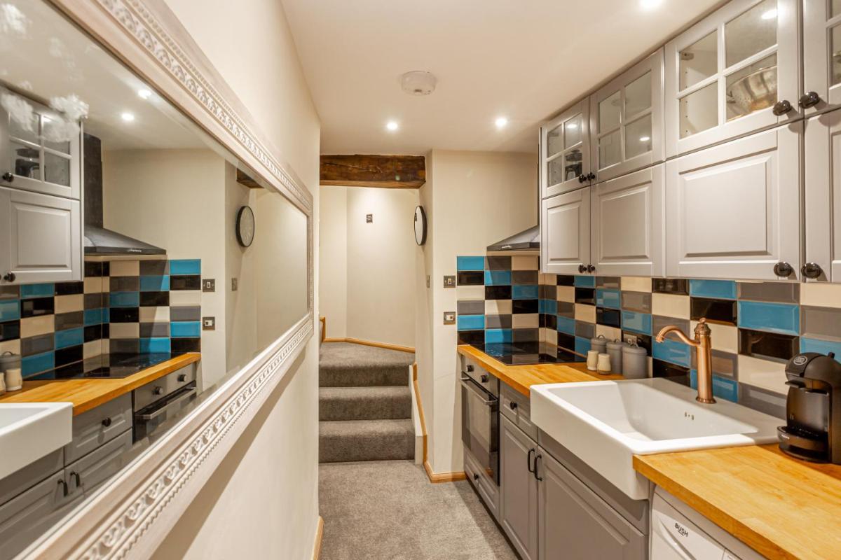 Basement  Apartment photo 2