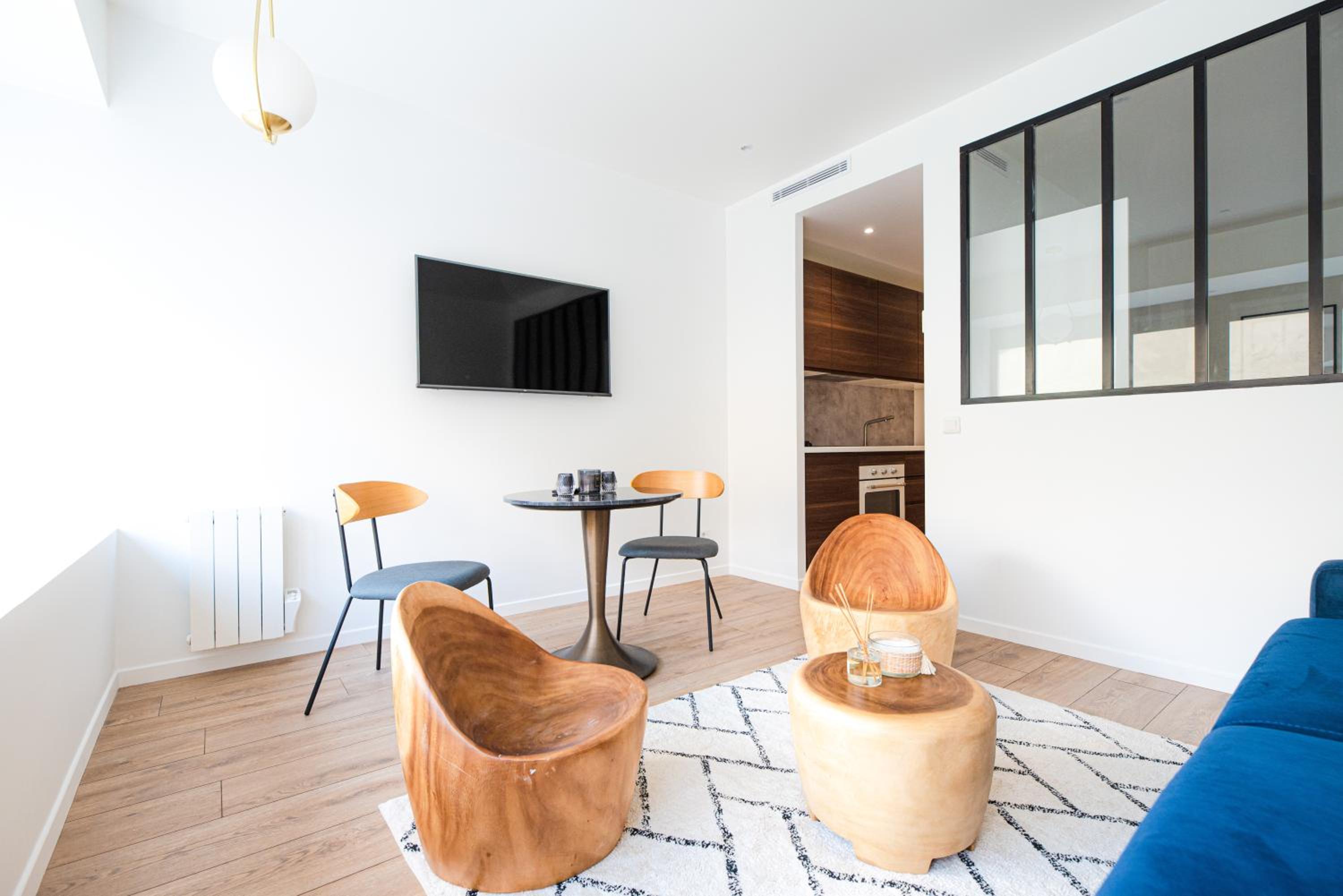 Deluxe Apartment