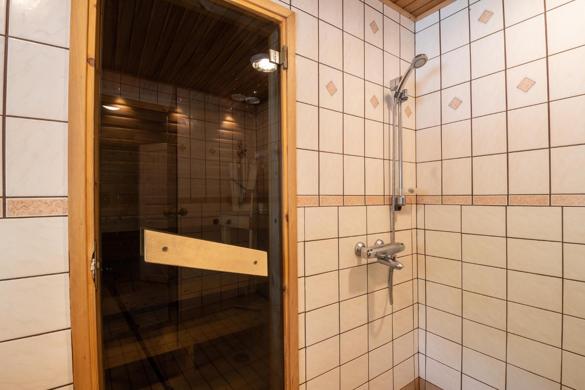 Two-Bedroom Cottage with Sauna - Photo 12