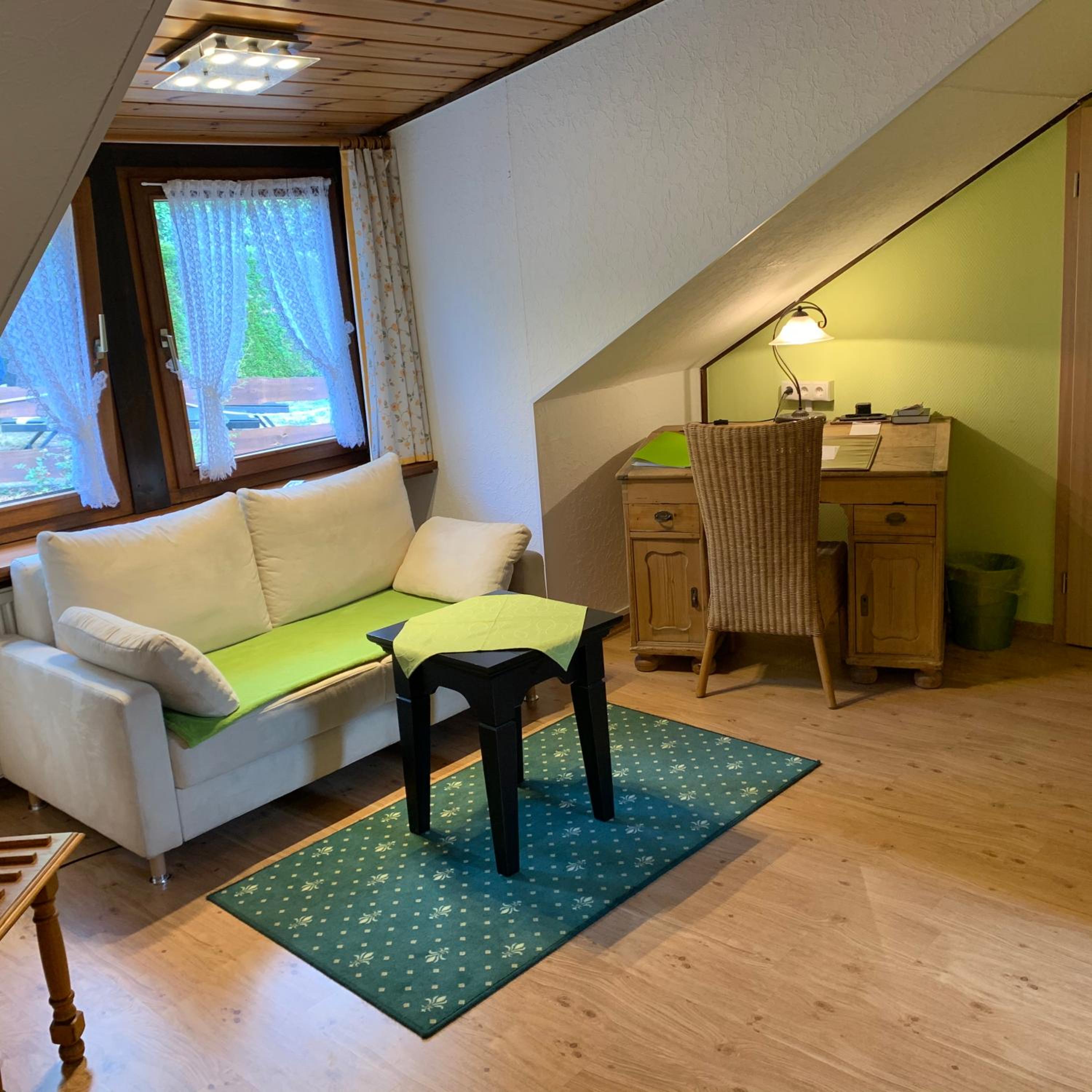 Triple Room with Private Bathroom - Photo 3