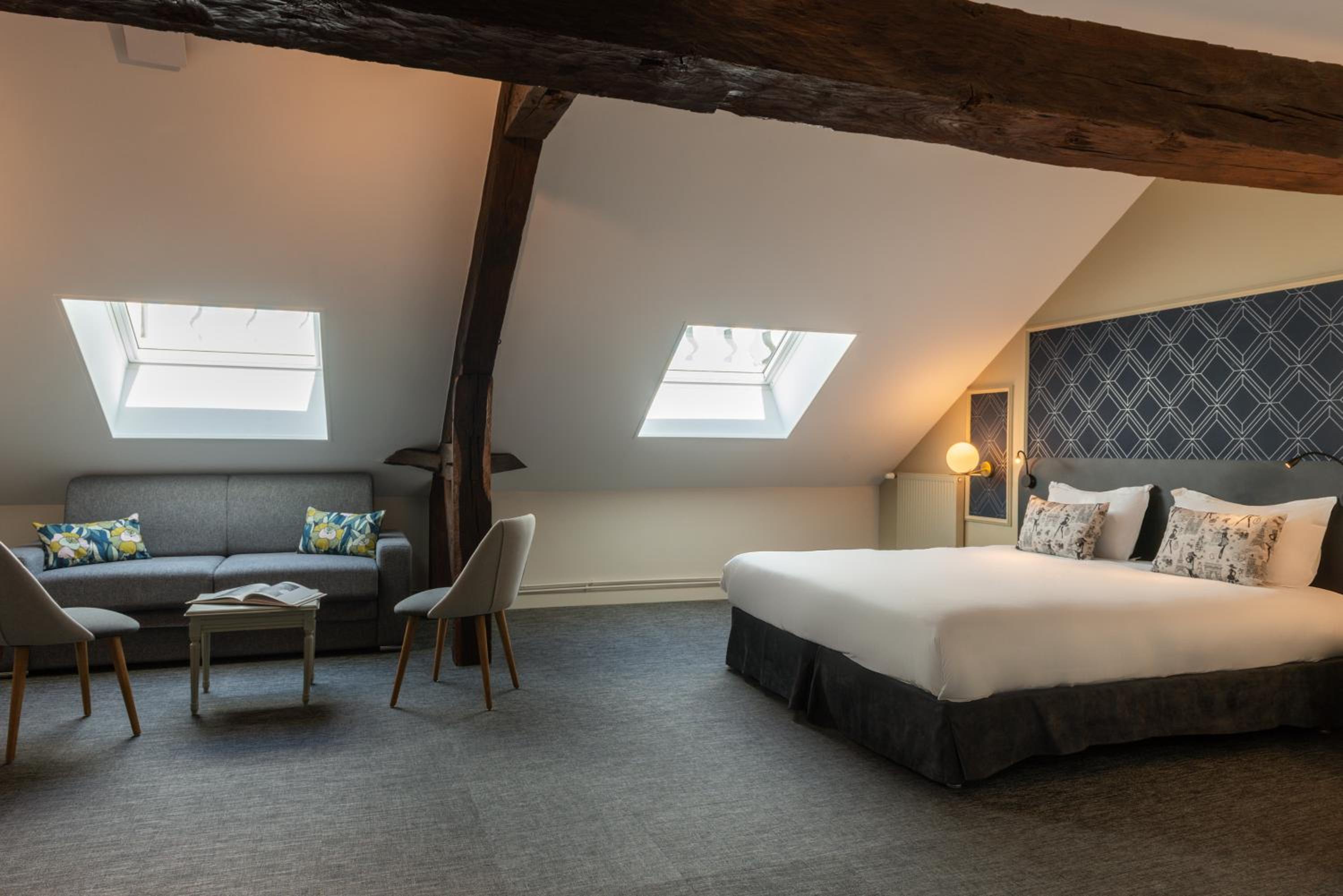 Attic Family Room - Photo 2