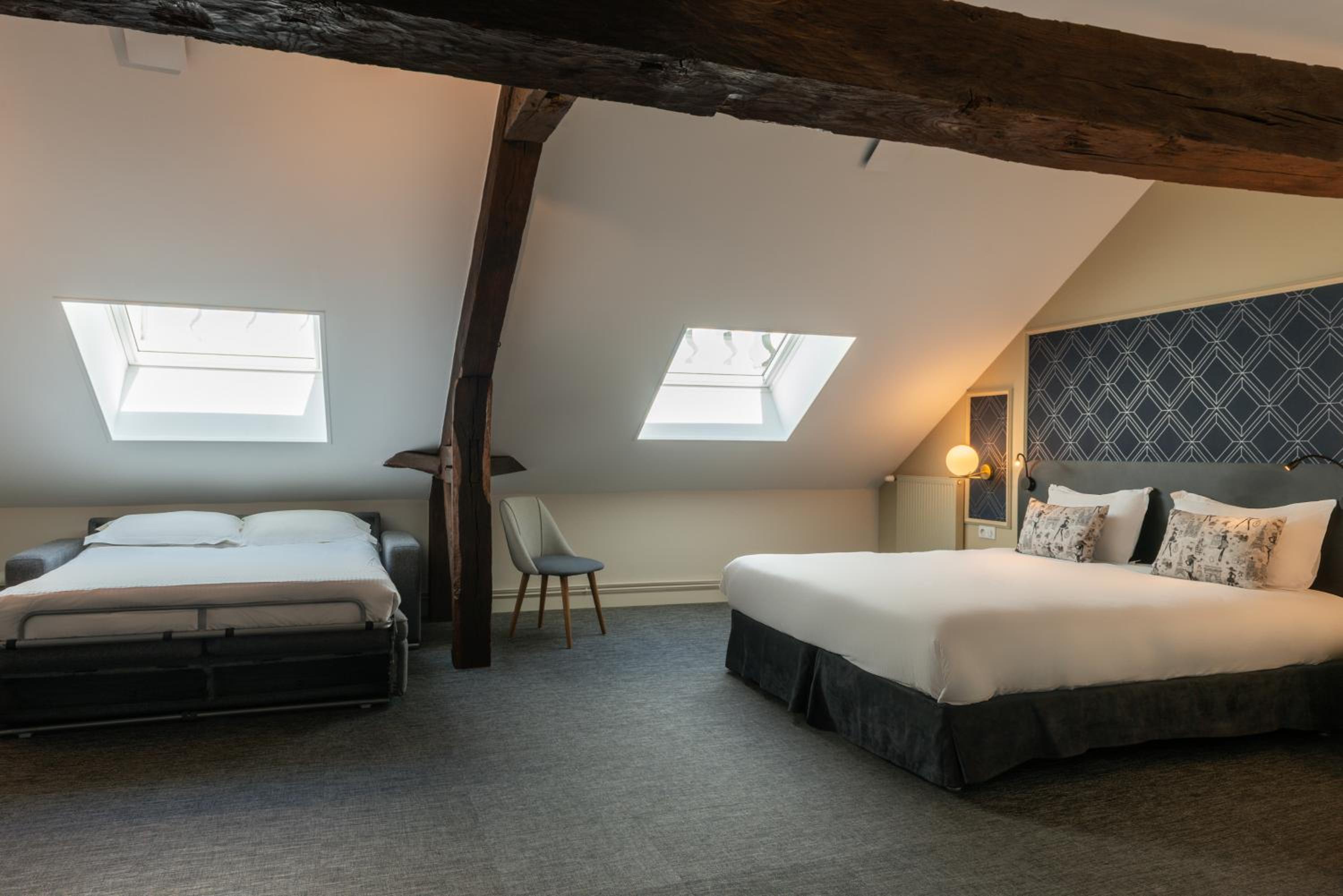Attic Family Room - Photo 3