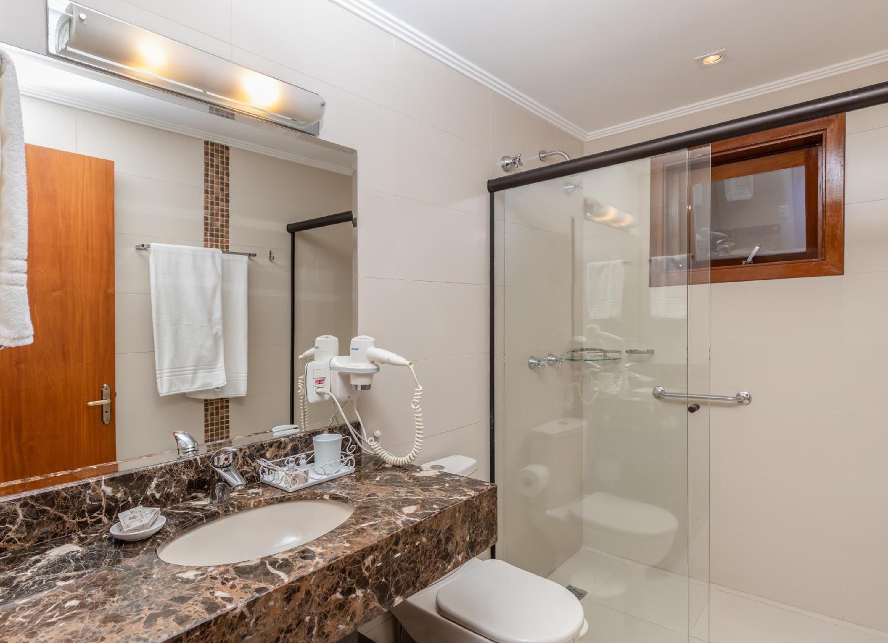 Queen Room with Spa Bath photo 2