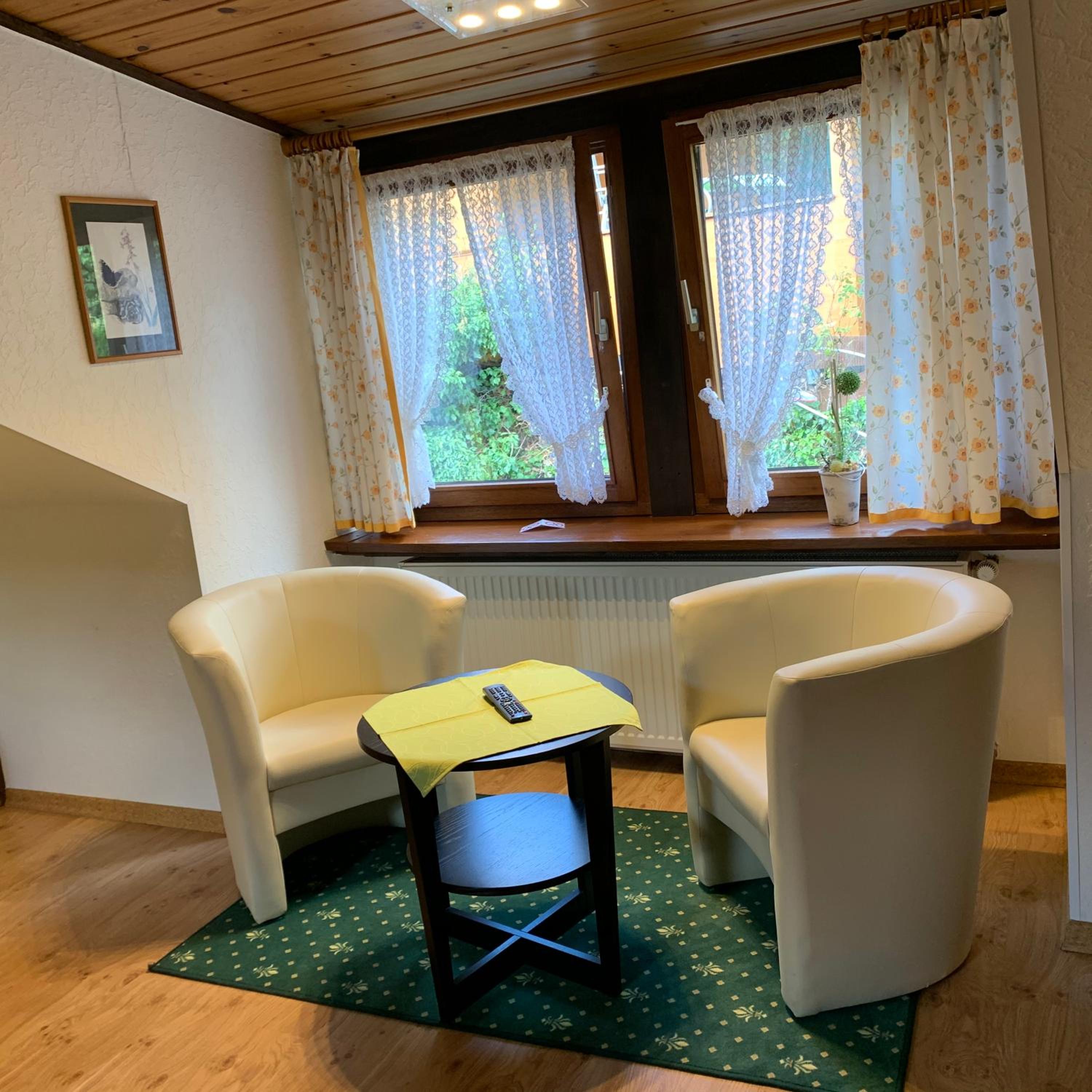 Triple Room with Private Bathroom - Photo 2
