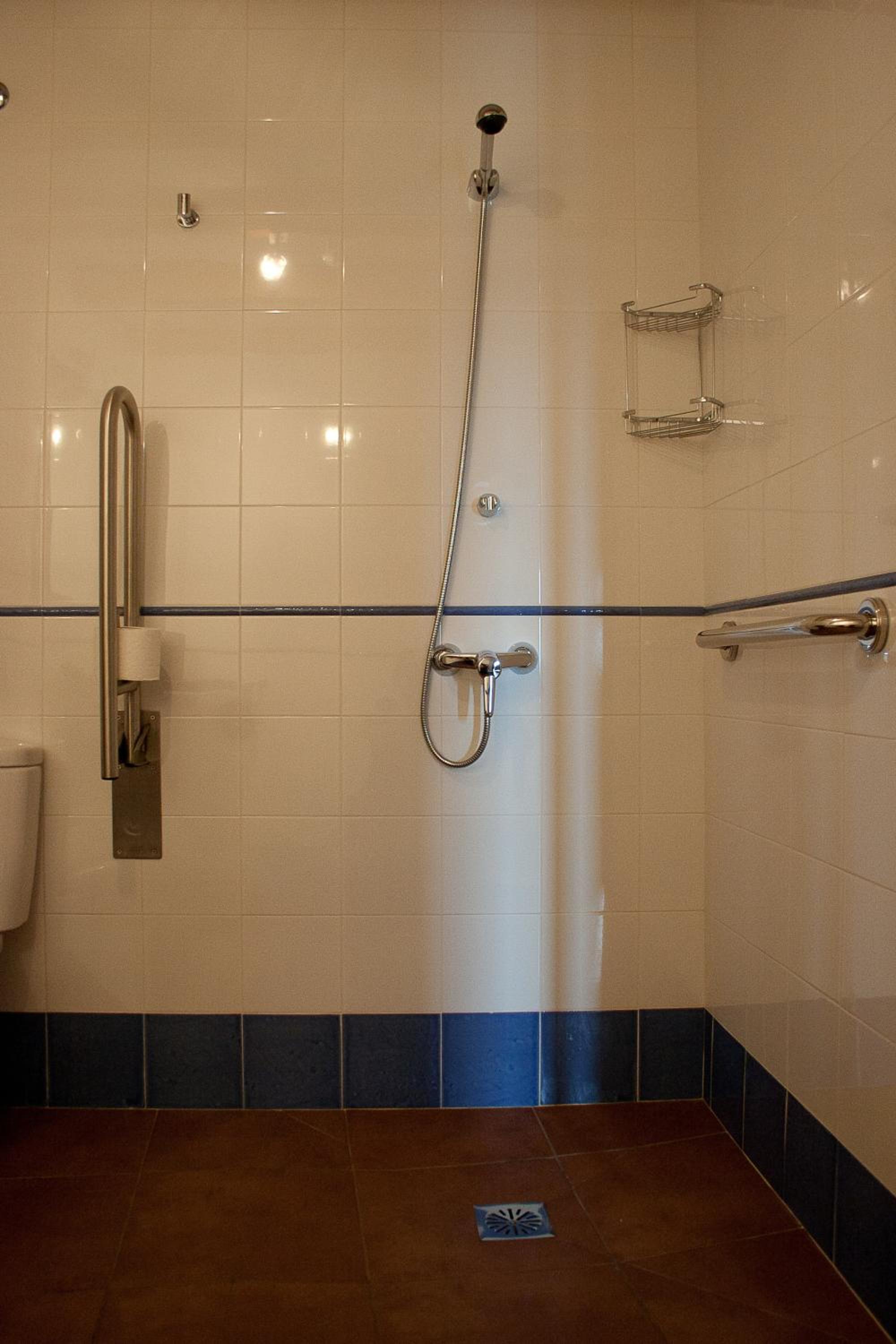 Double or Twin Room - Photo 25
