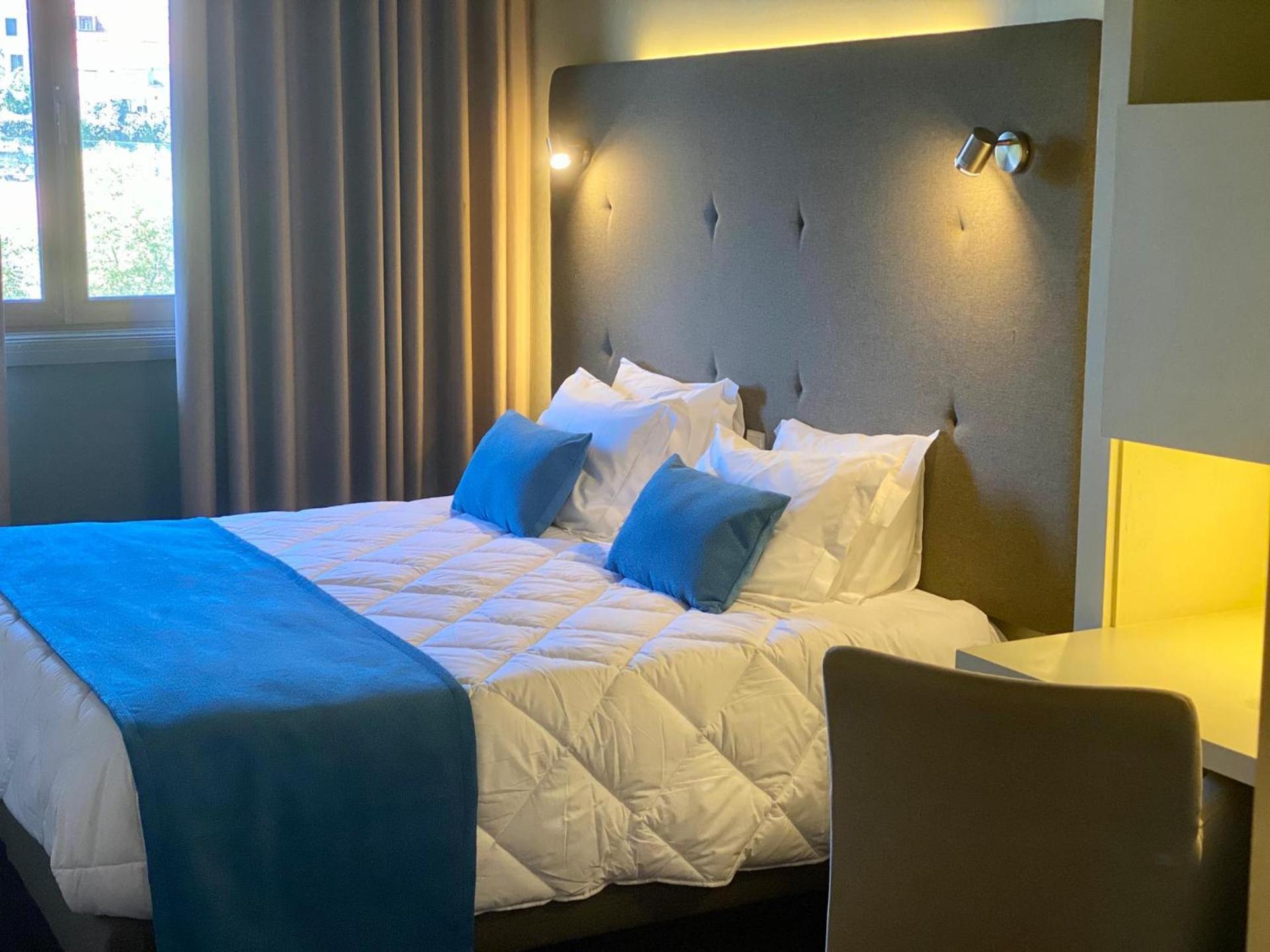 Deluxe Double or Twin Room - Photo 14