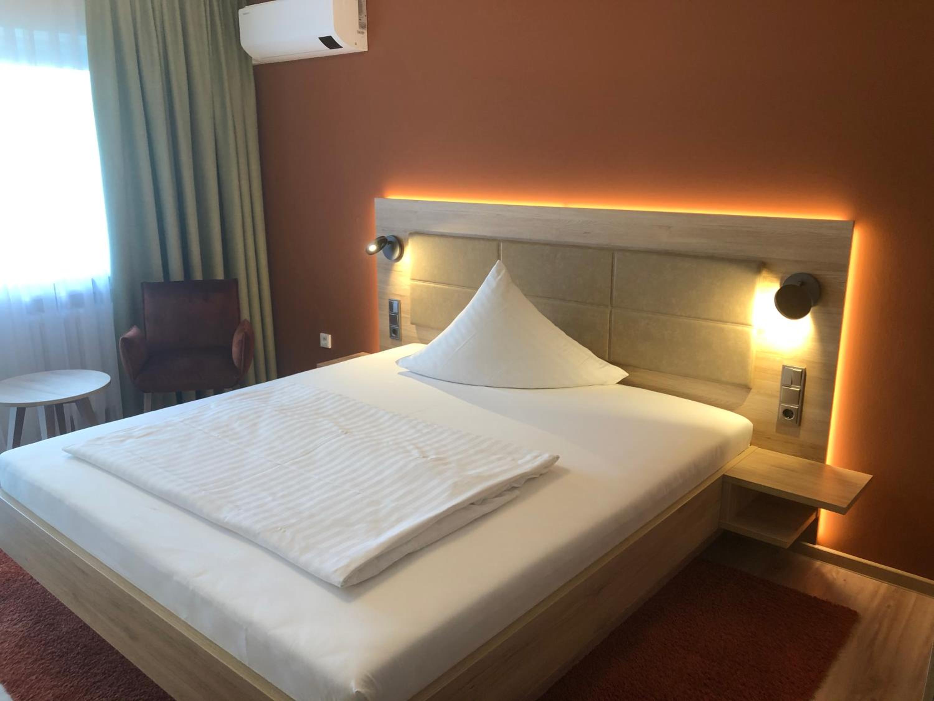 Double Room - Photo 5