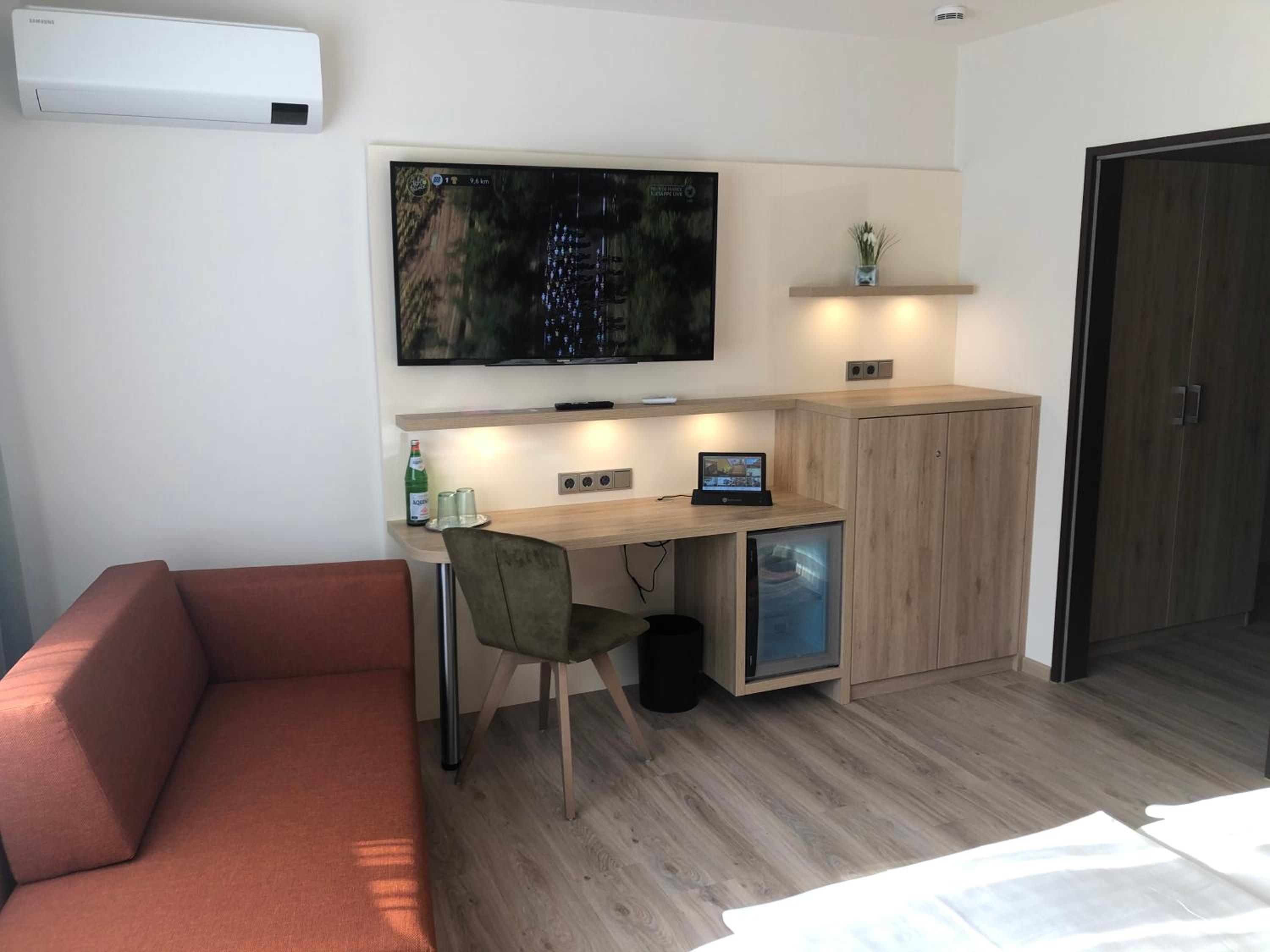 Double Room - Photo 7