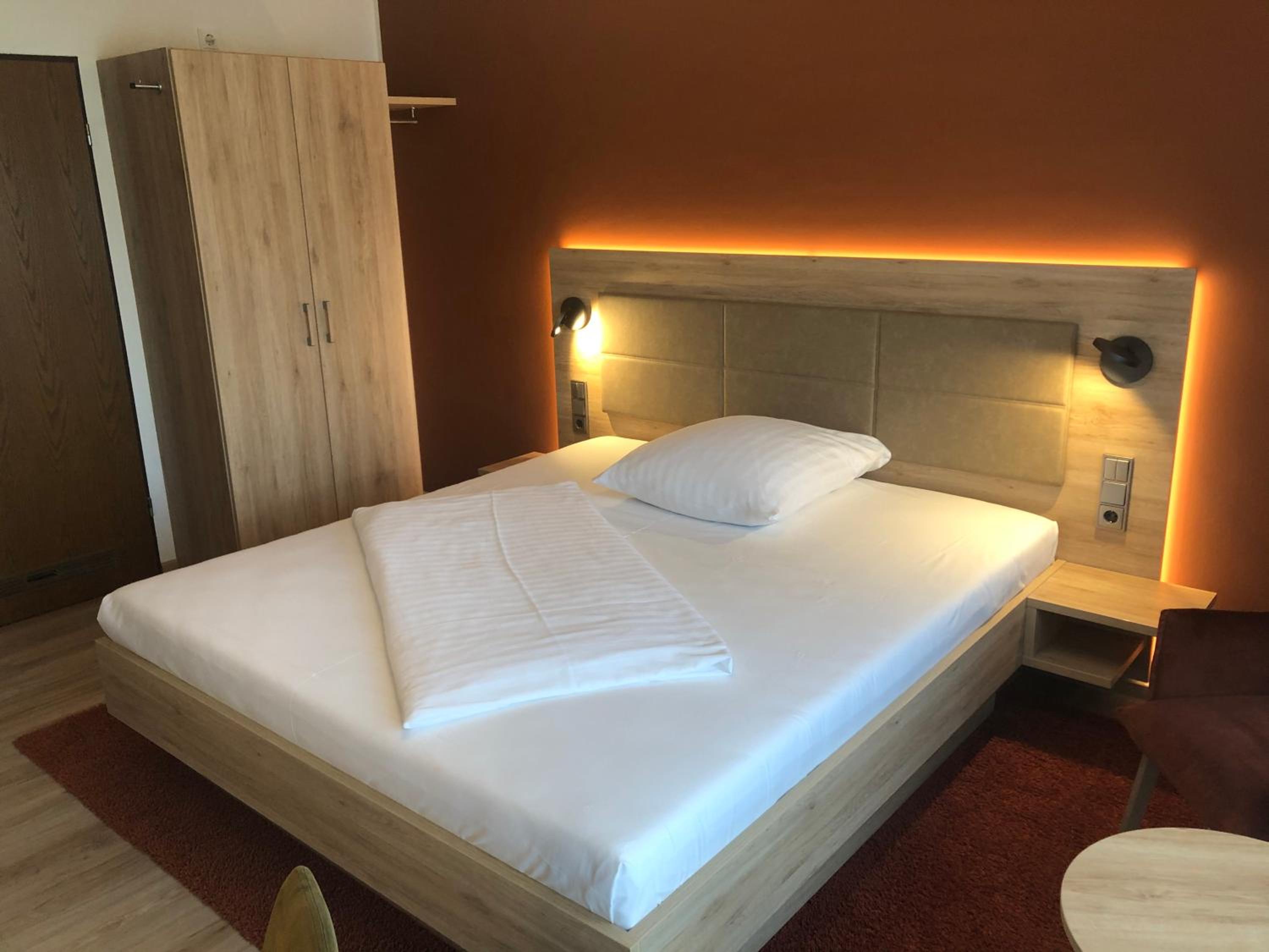 Double Room - Photo 8
